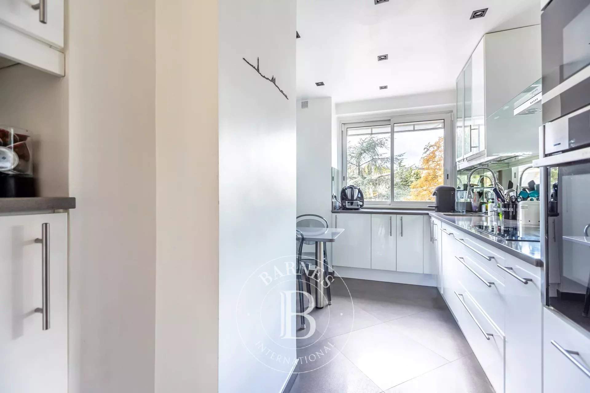 Neuilly-sur-Seine  - Appartement 5 Pièces 4 Chambres - picture 10