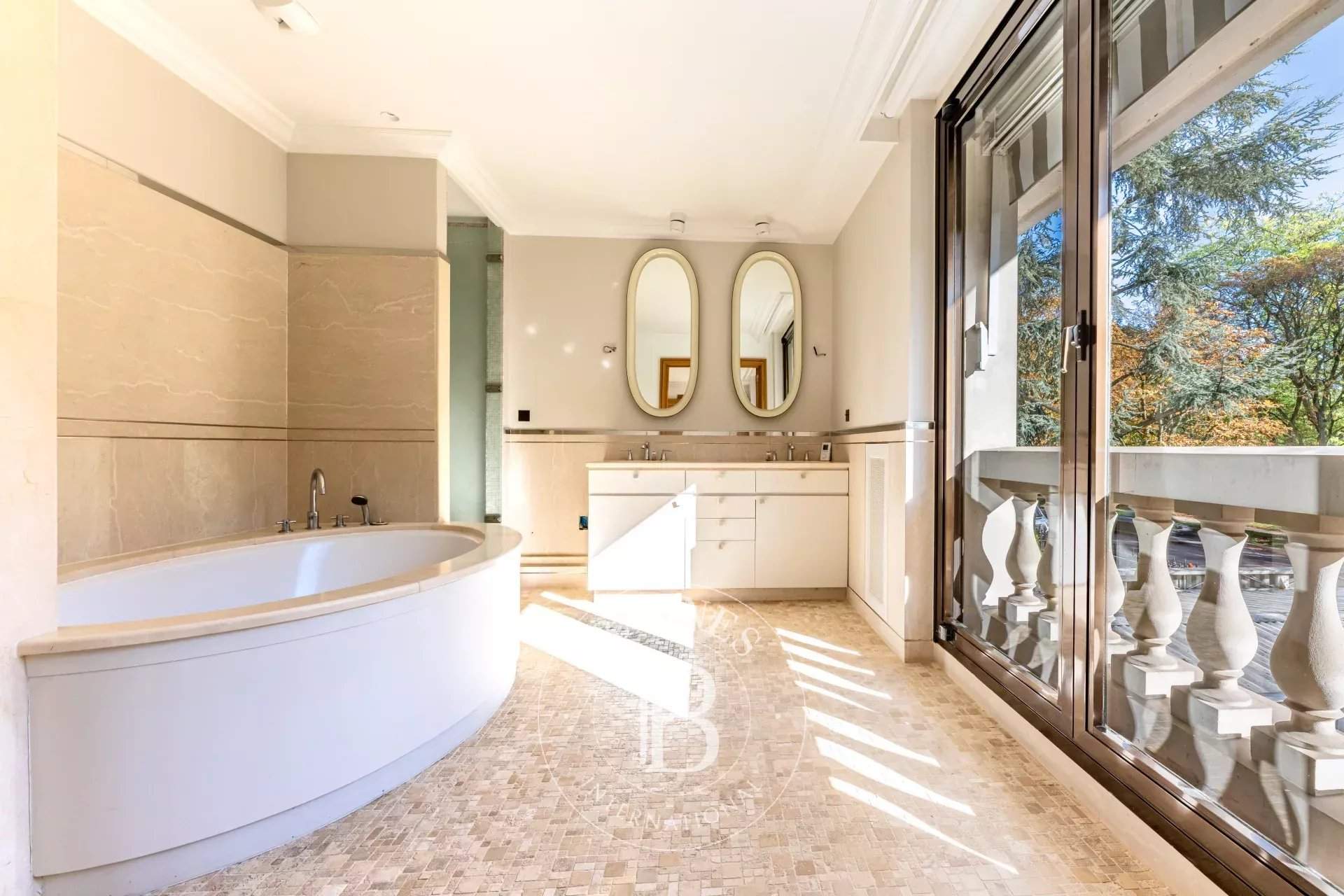 Neuilly-sur-Seine  - Appartement 8 Pi&egrave;ces 4 Chambres - picture 20