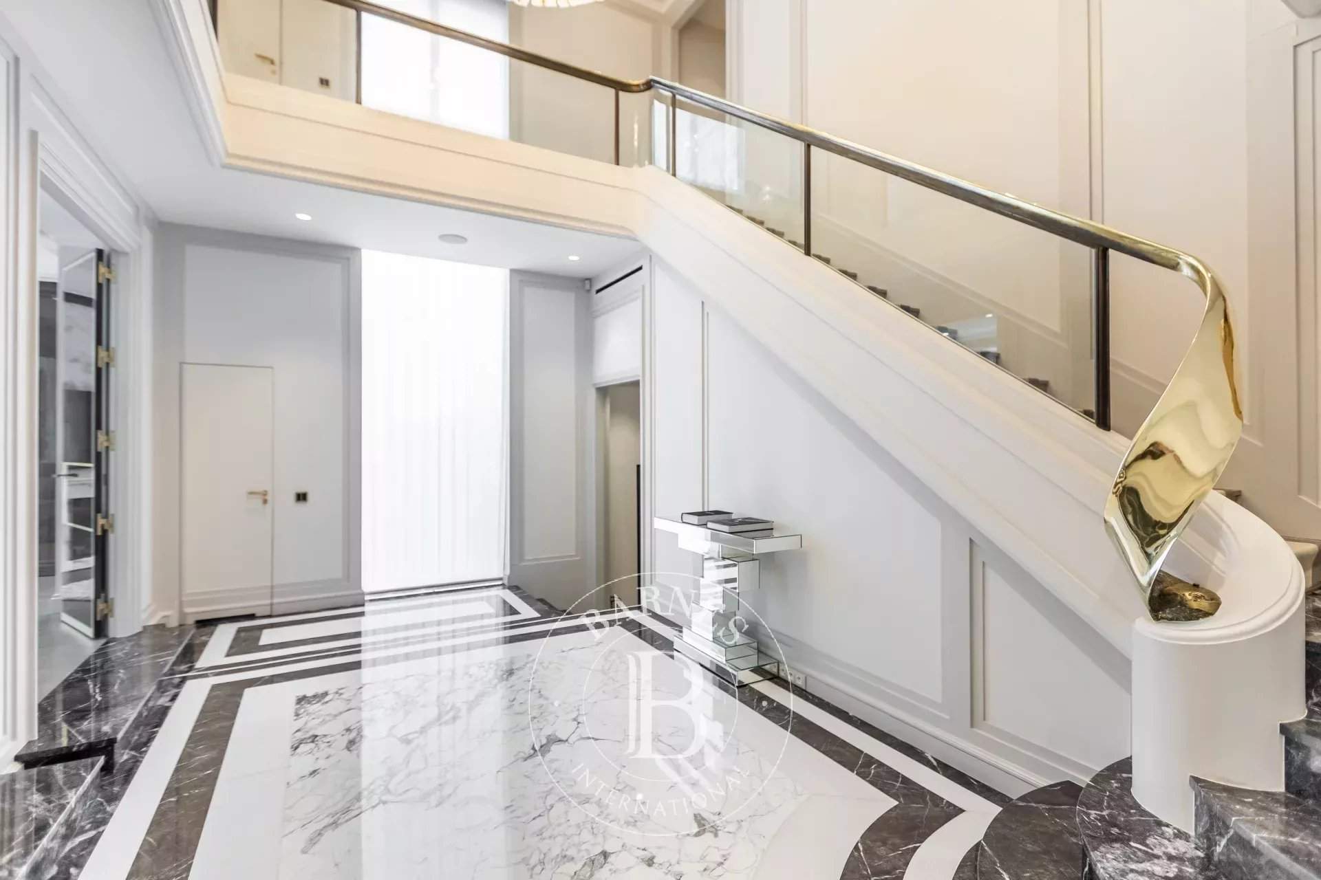 Neuilly-sur-Seine  - Hôtel particulier 9 Pi&egrave;ces 5 Chambres - picture 4