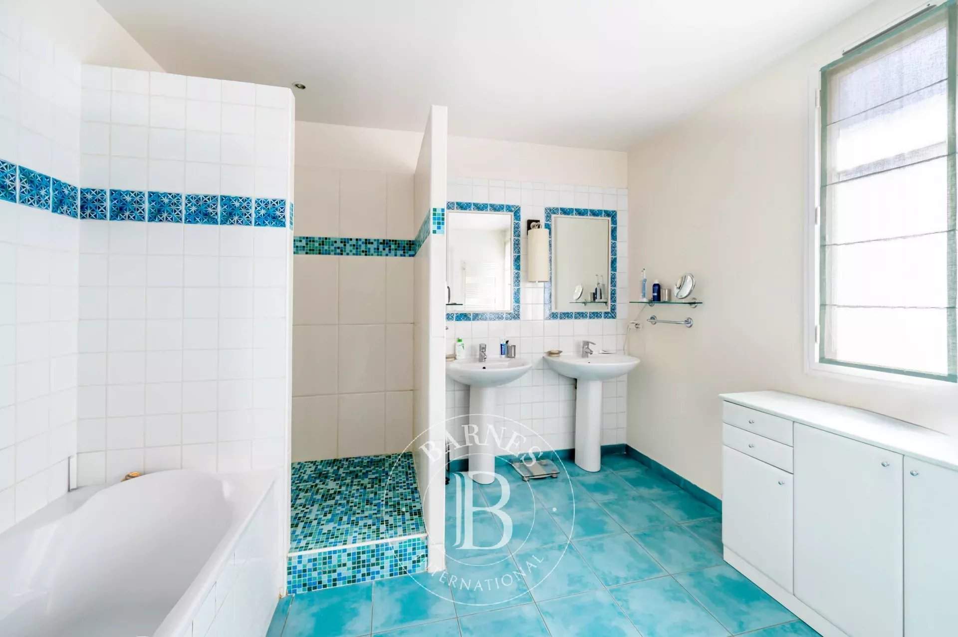 Neuilly-sur-Seine  - Hôtel particulier 9 Pièces 4 Chambres - picture 19