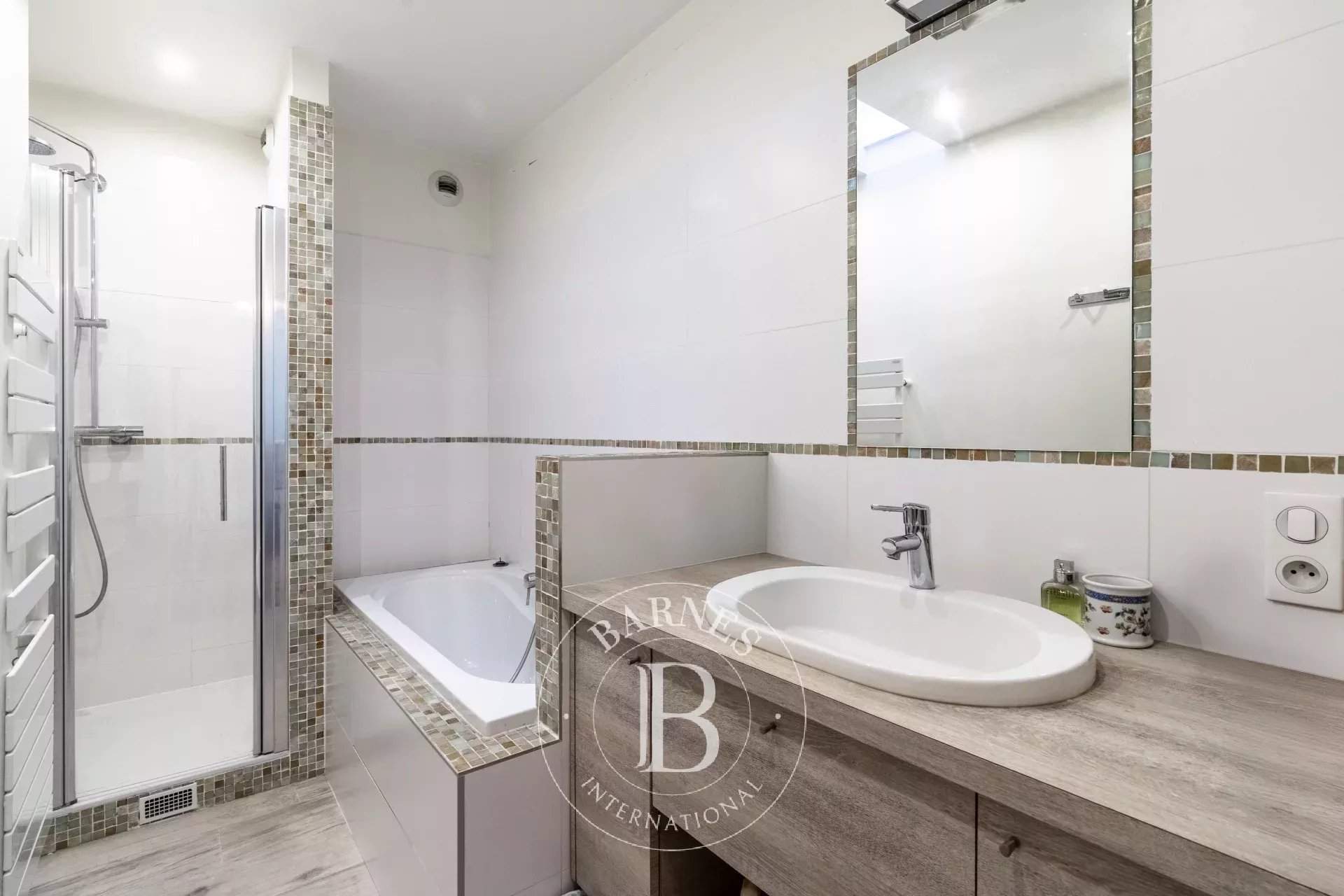 Neuilly-sur-Seine  - Hôtel particulier 10 Pièces 5 Chambres - picture 19