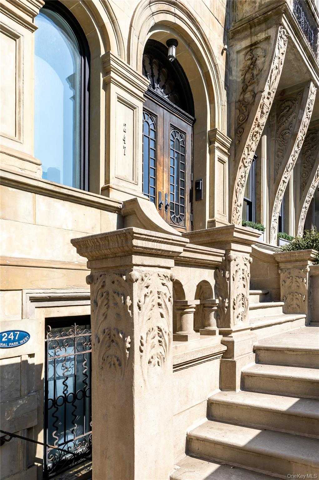 New York  - House 5 Bedrooms