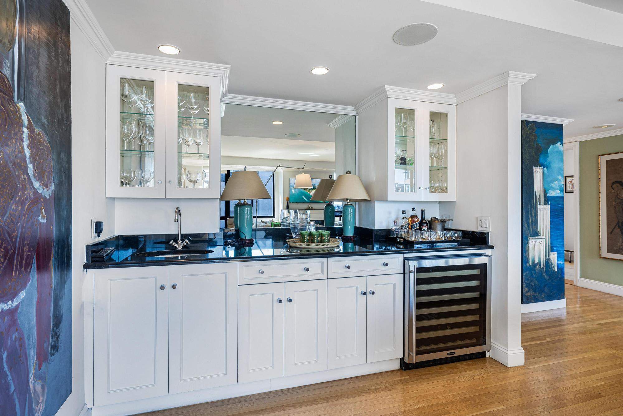 New York  - House 3 Bedrooms - picture 10