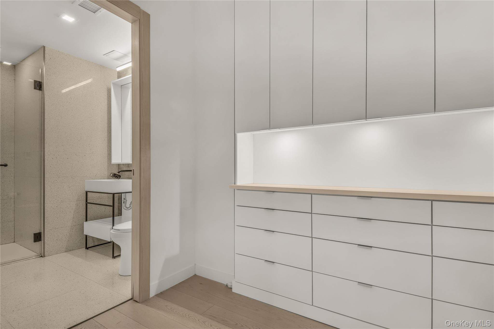 New York  - Apartment  - picture 6