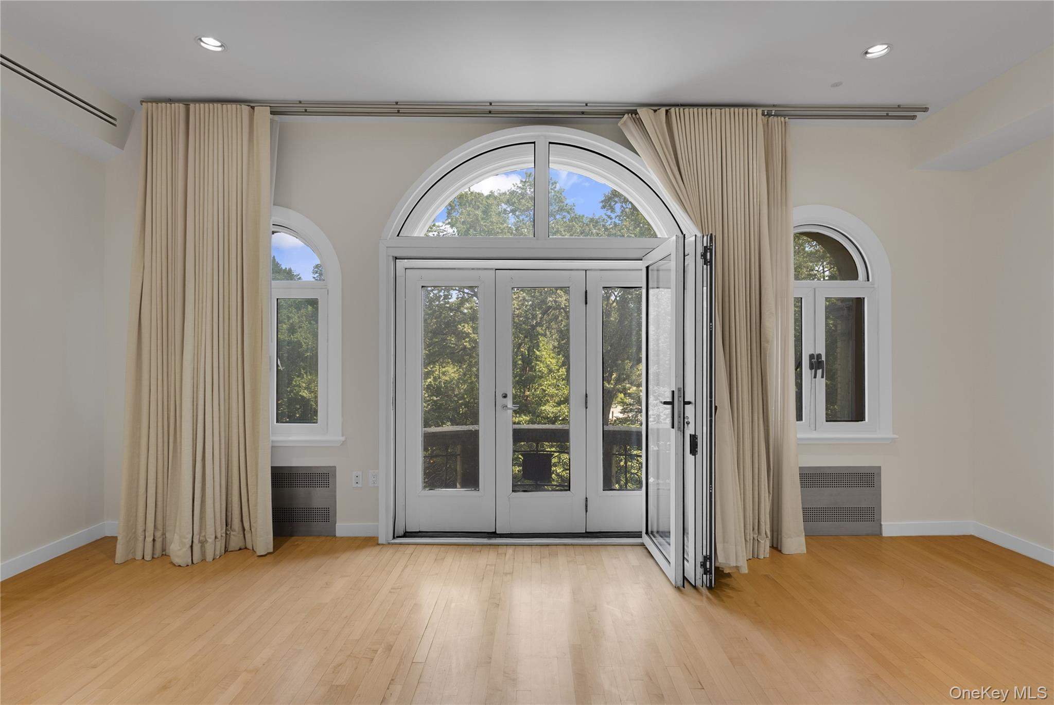 New York  - House 5 Bedrooms - picture 10