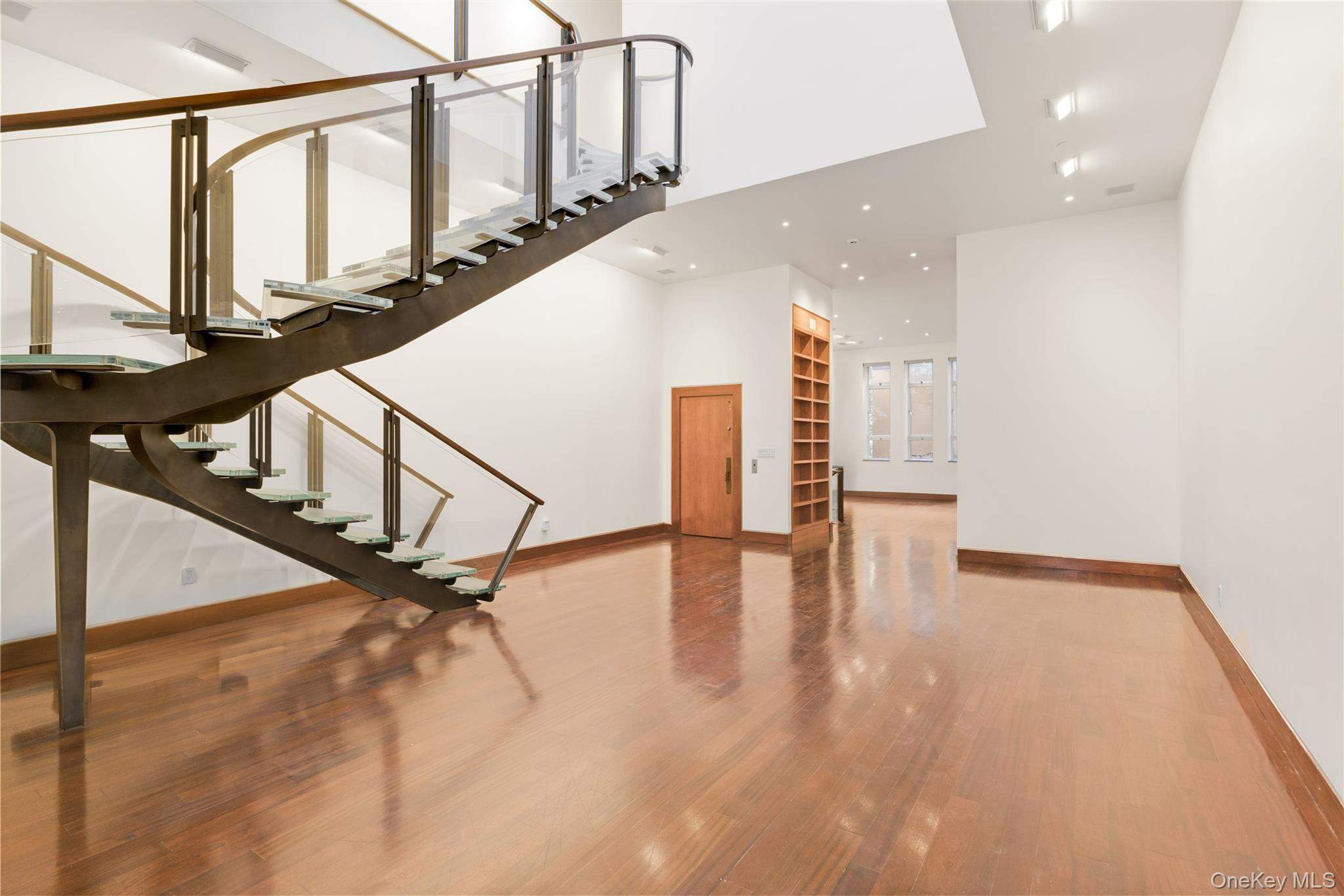 New York  - House 5 Bedrooms - picture 12