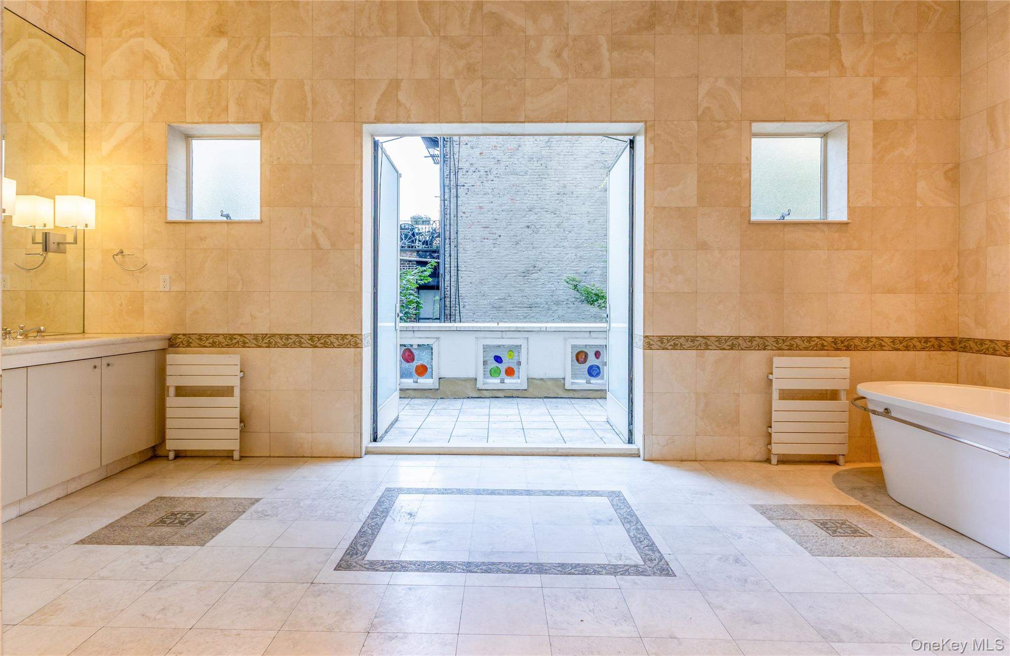 New York  - House 5 Bedrooms - picture 15