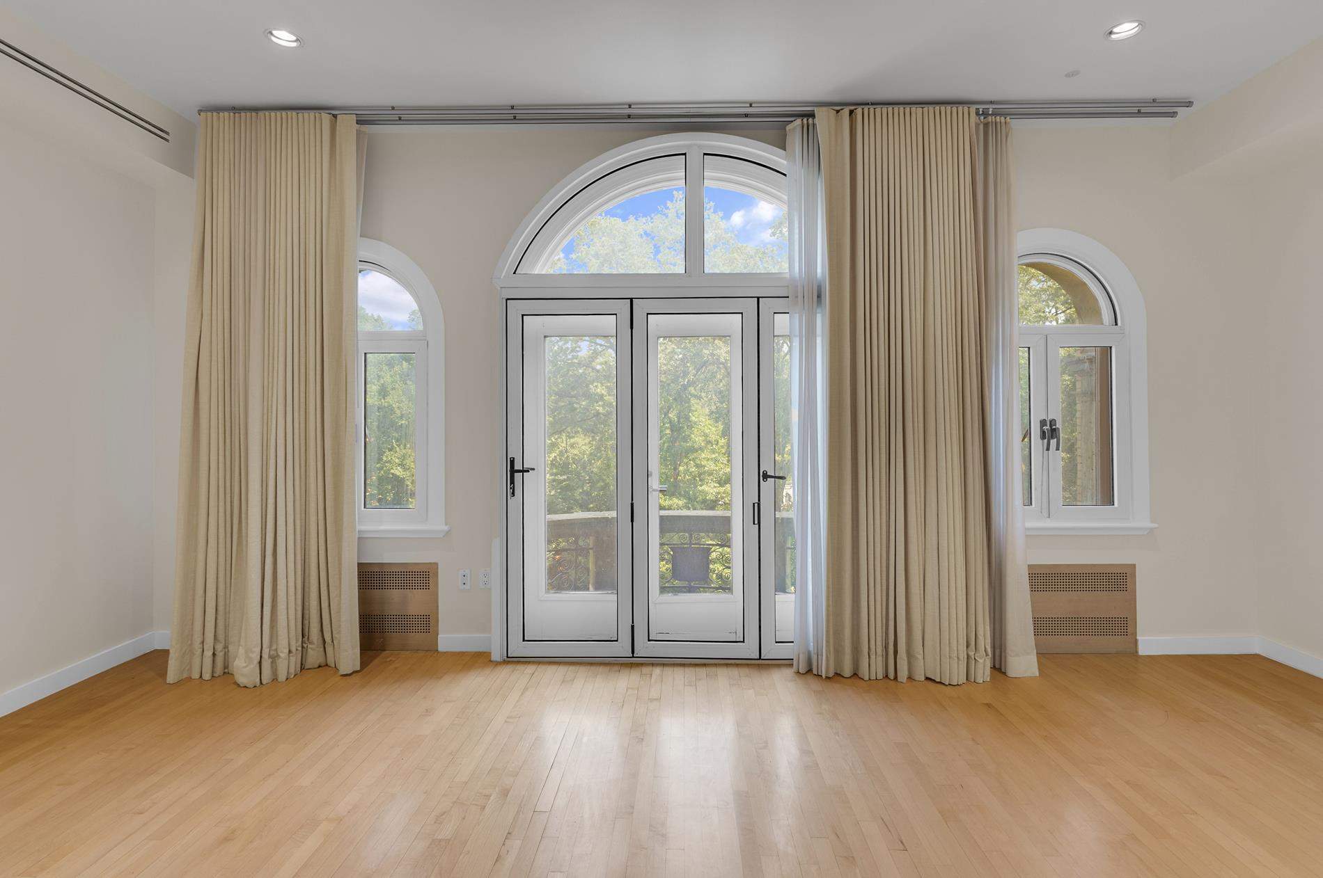 New York  - House 5 Bedrooms - picture 9