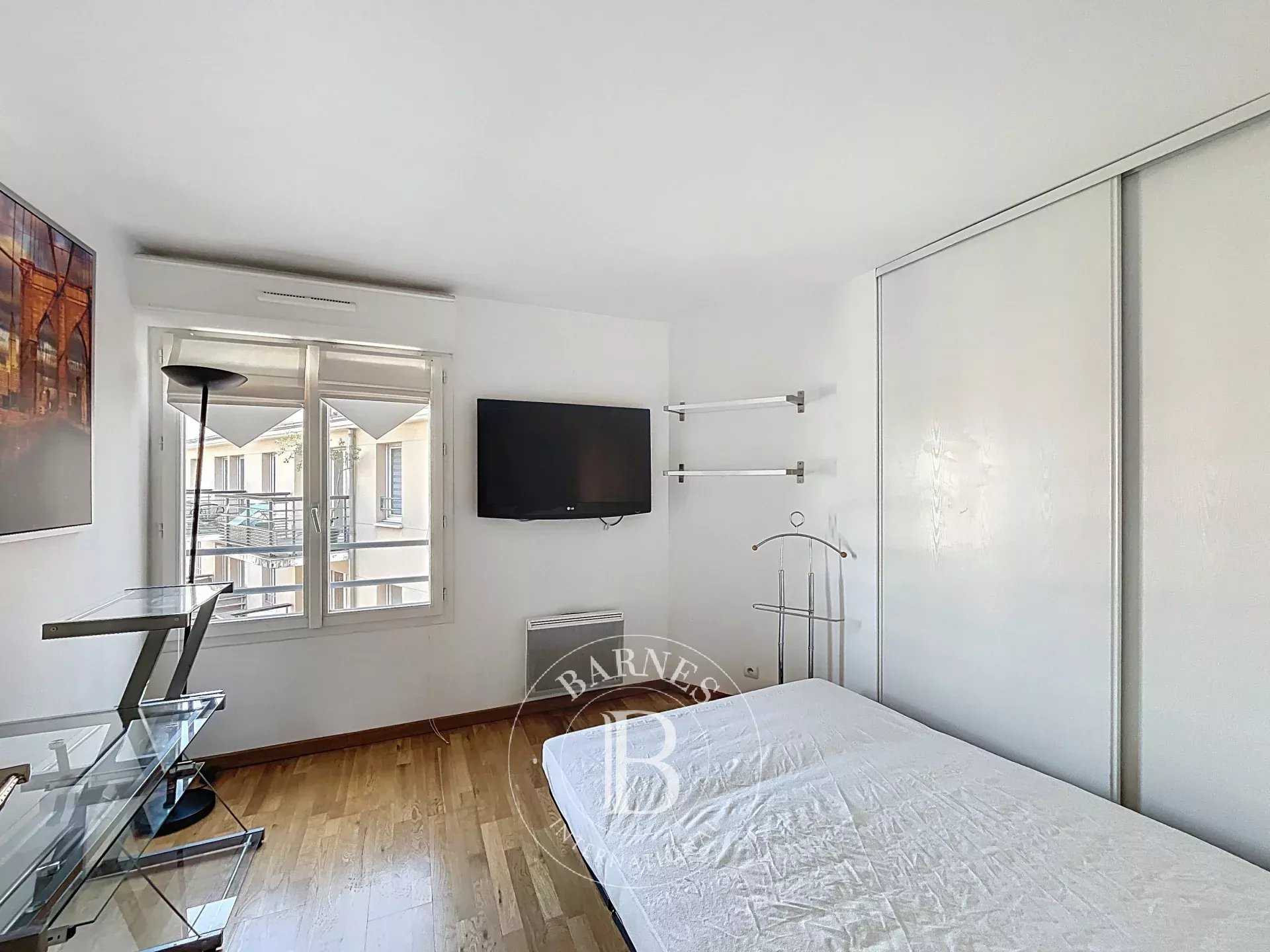 Suresnes  - Appartement 4 Pi&egrave;ces 3 Chambres