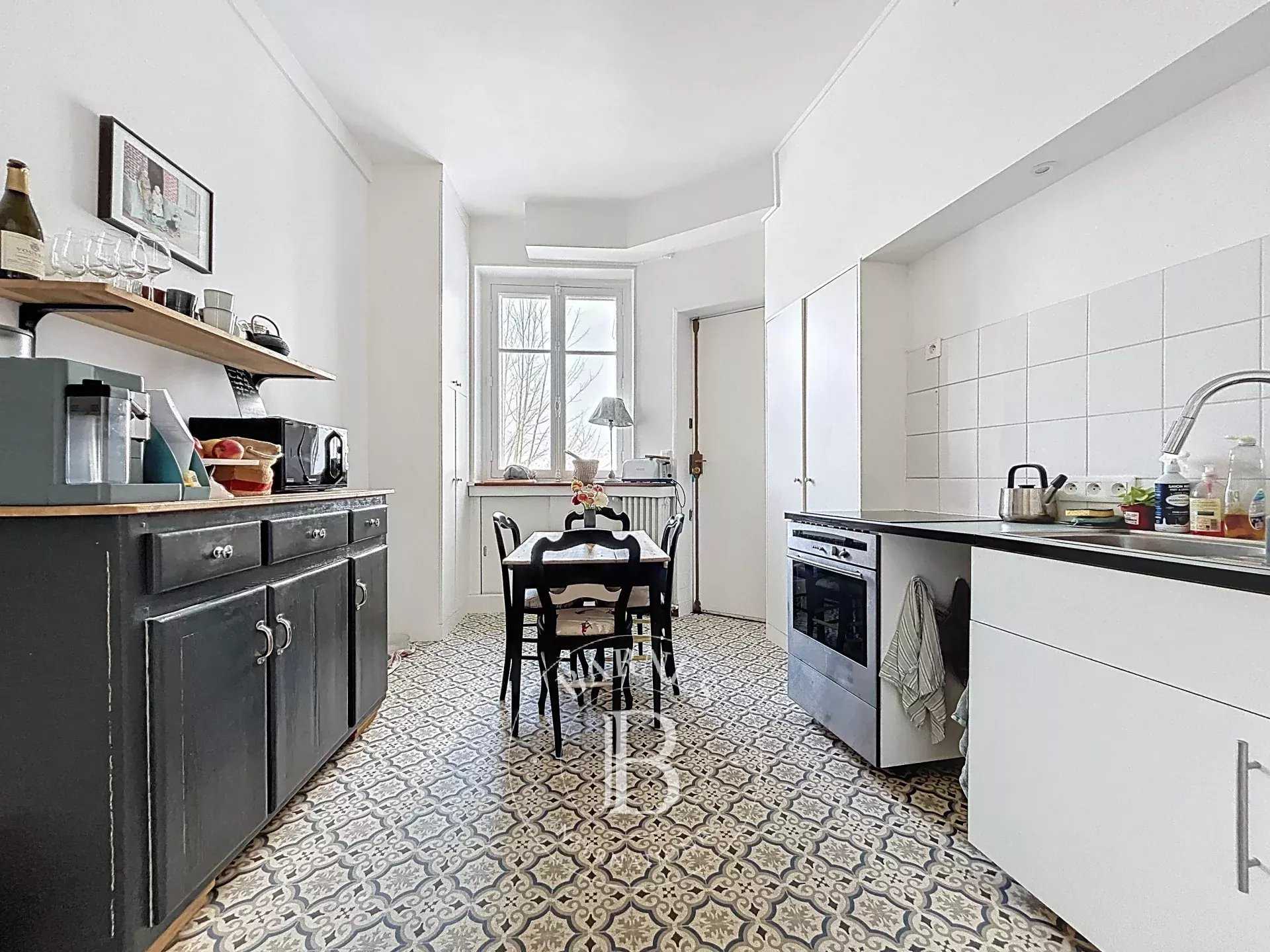 Versailles  - Piso 5 Cuartos 3 Habitaciones