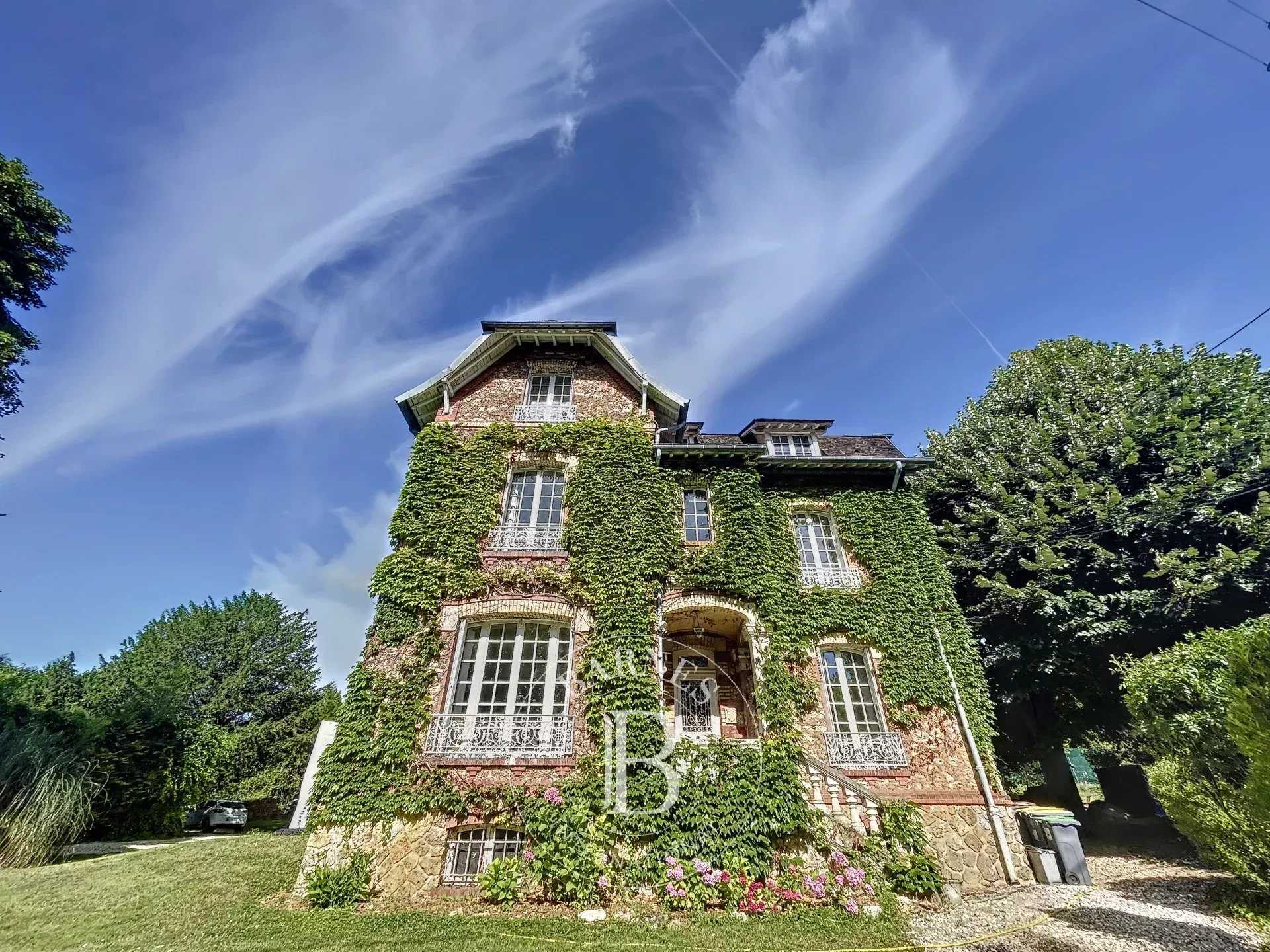 Orgeval  - House 7 Bedrooms