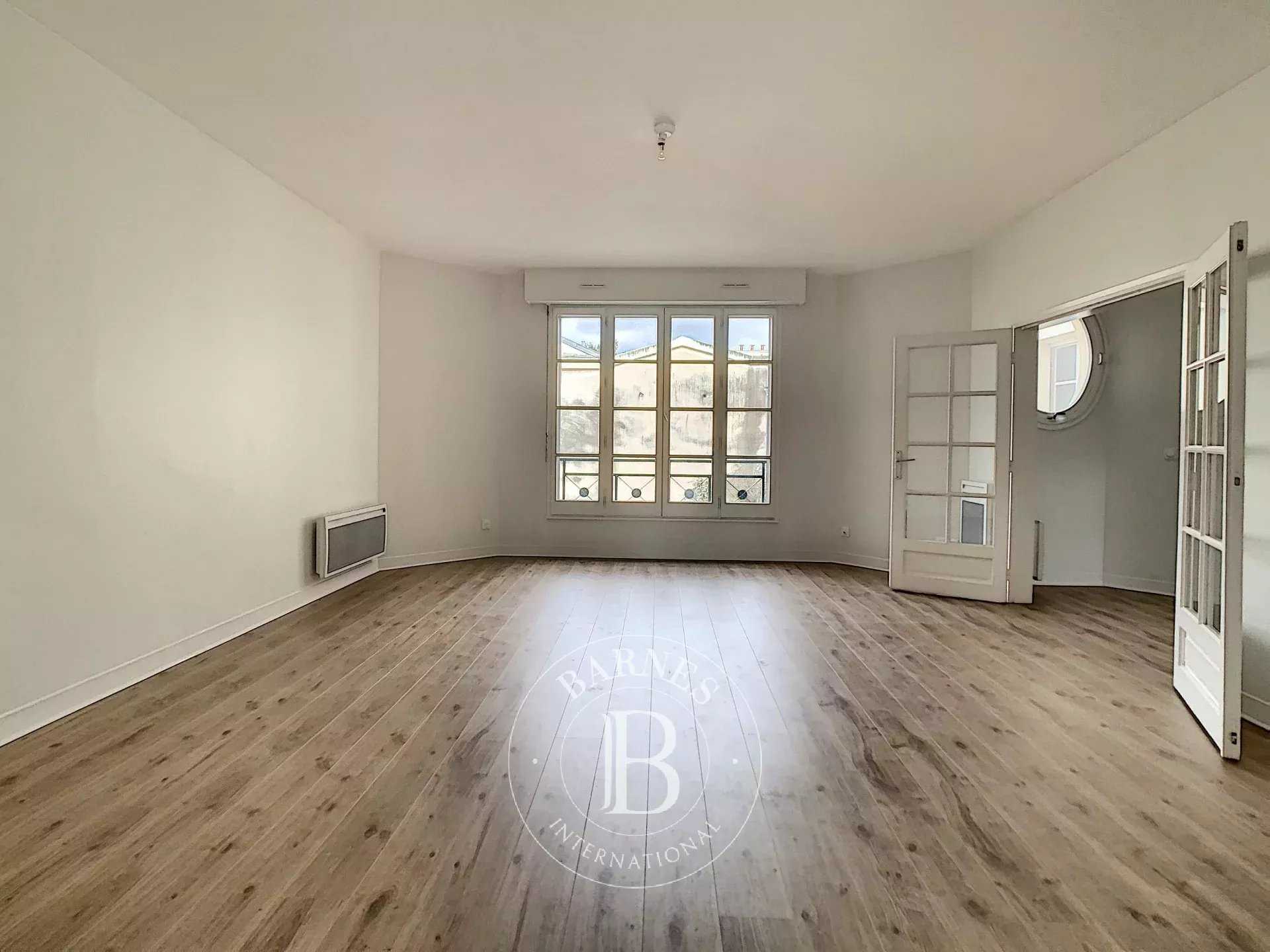Versailles  - Piso 6 Cuartos 5 Habitaciones