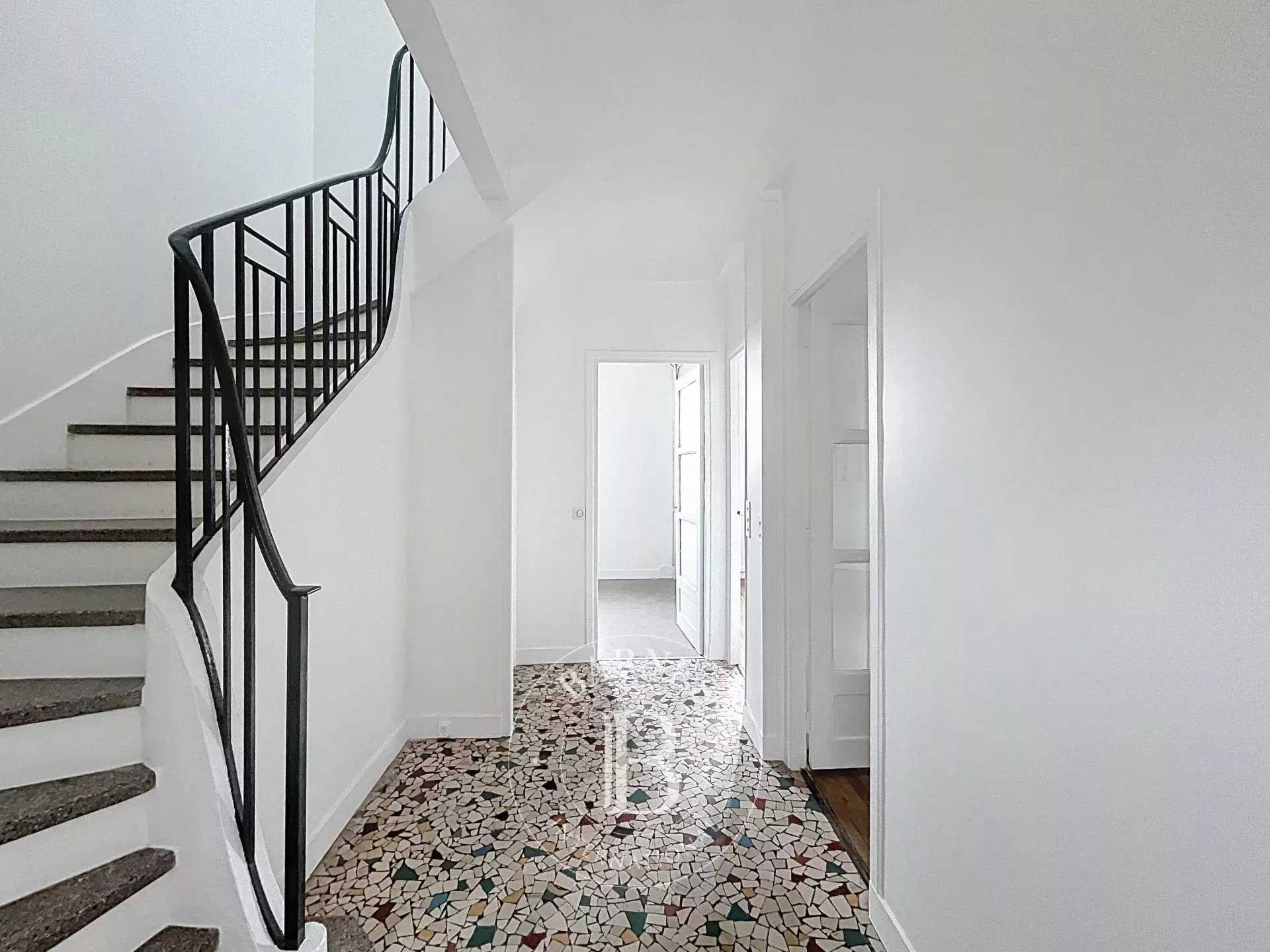 Saint-Cloud  - House 4 Bedrooms