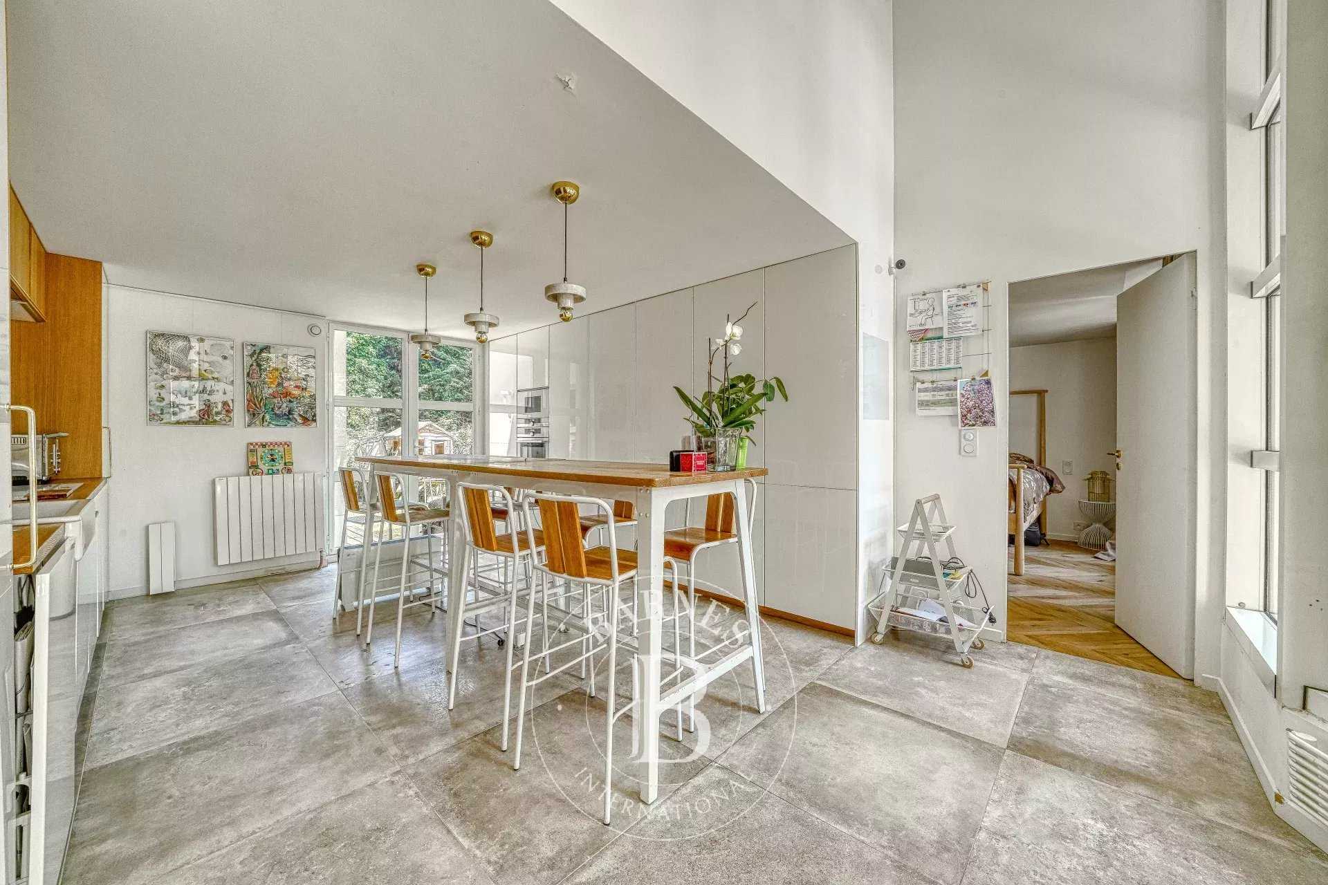 Vaucresson  - Maison 9 Pièces 5 Chambres