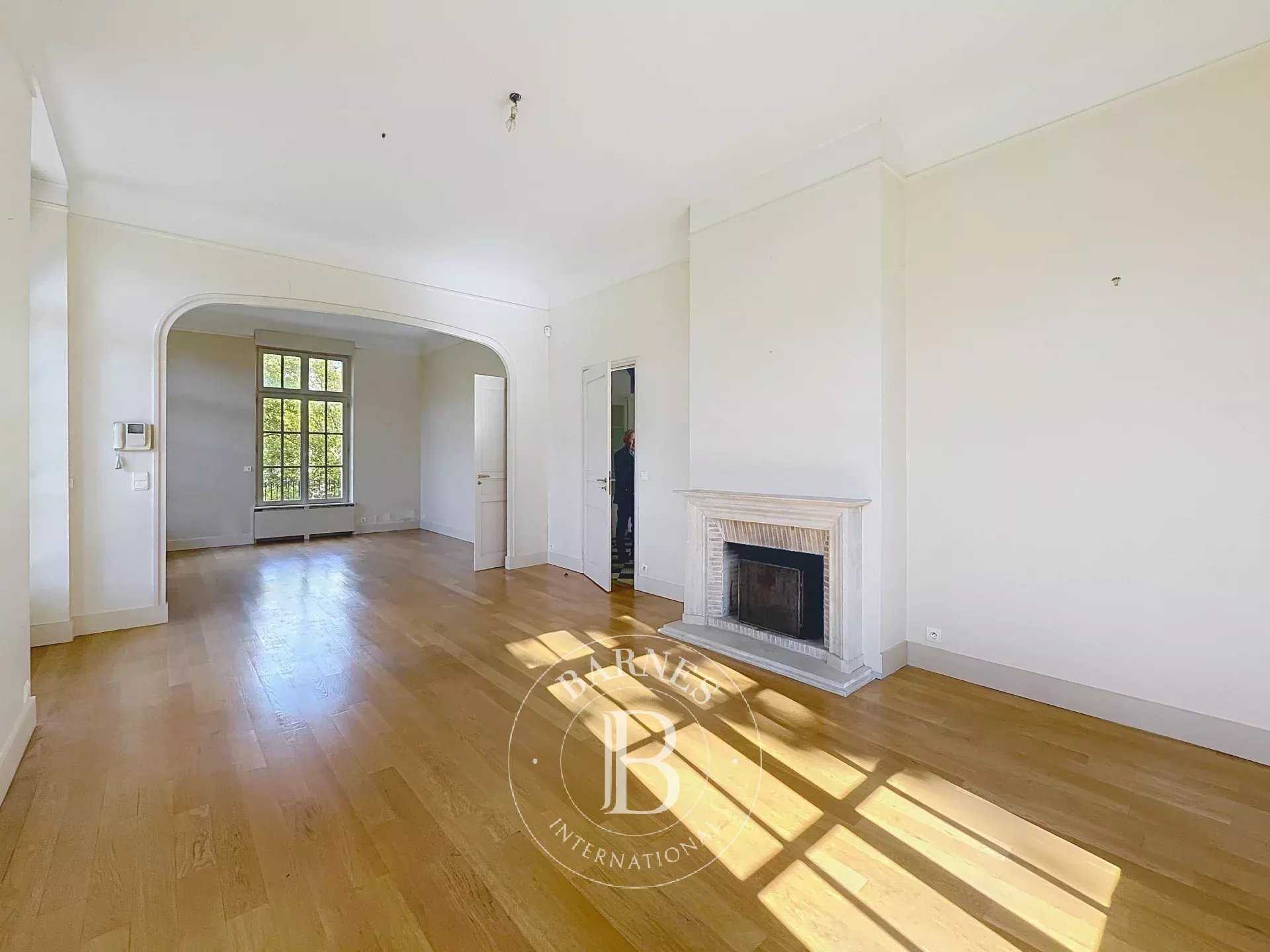 Versailles  - Maison 5 Pièces 4 Chambres