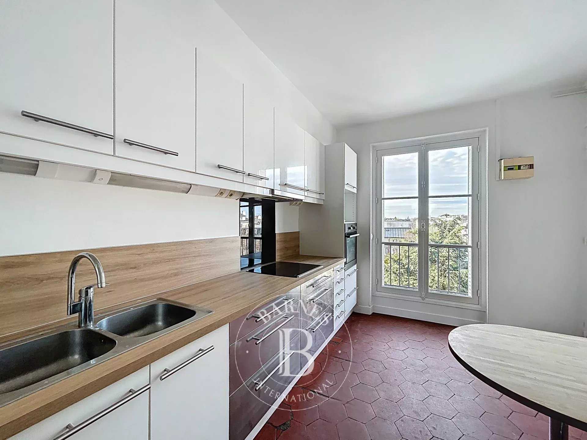 Versailles  - Appartement 6 Pi&egrave;ces 4 Chambres