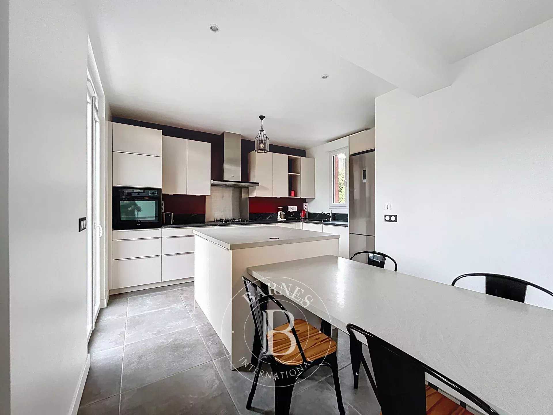 Ville-d'Avray  - House 6 Bedrooms