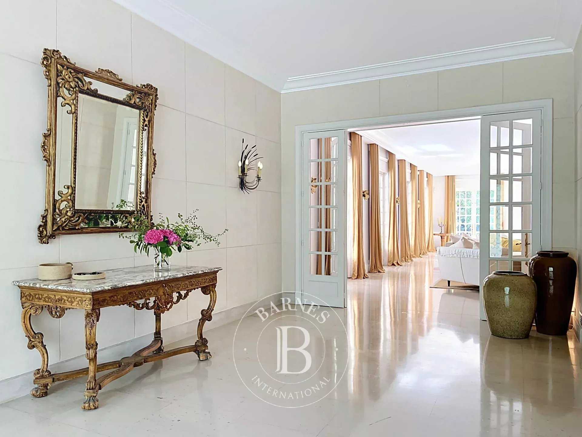 Sceaux  - House 5 Bedrooms