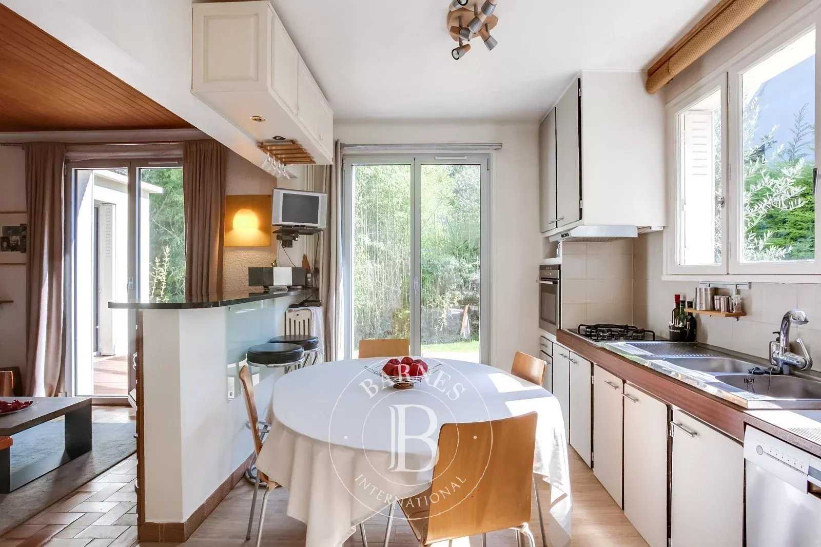 Rueil-Malmaison  - House 4 Bedrooms