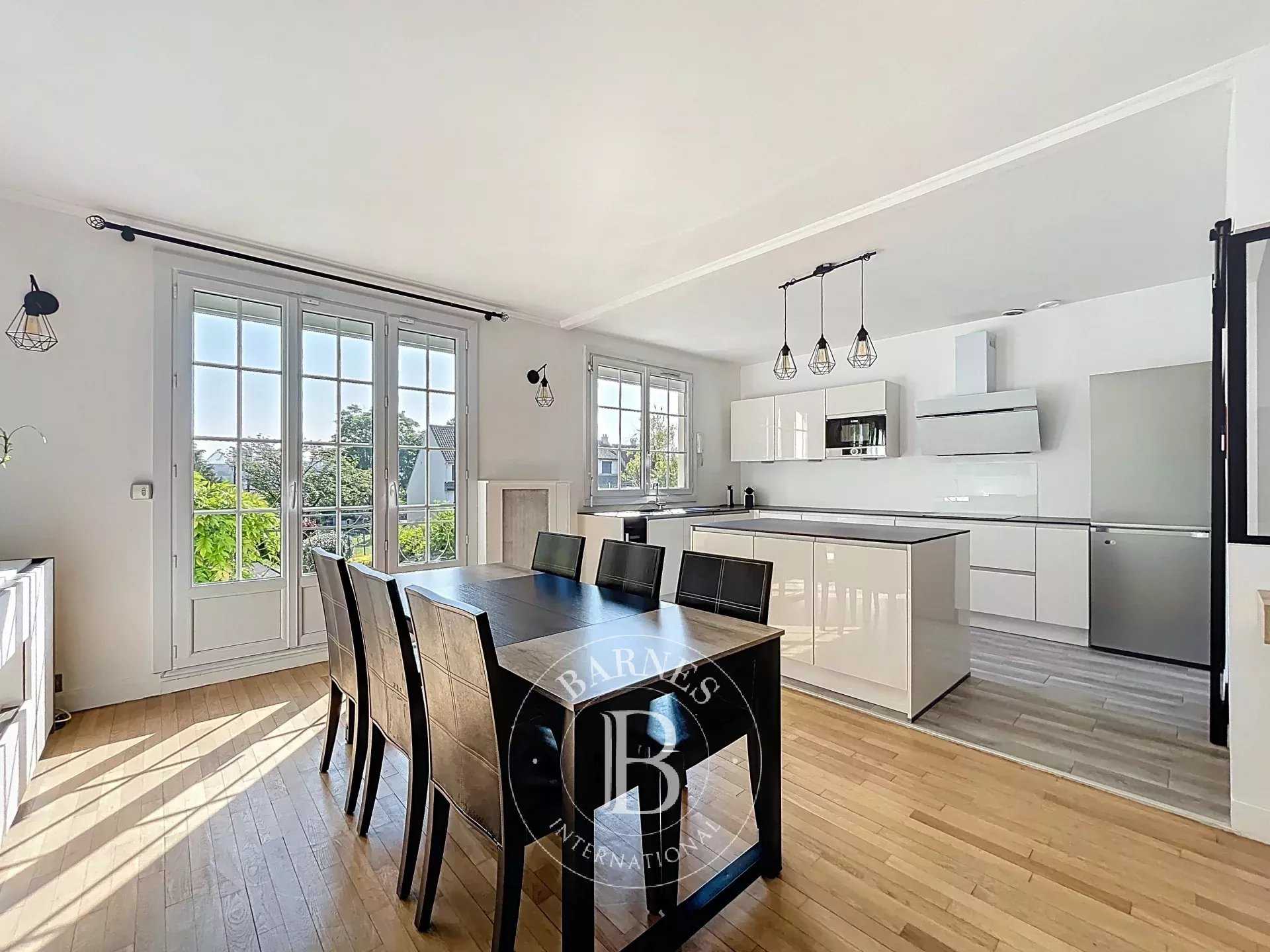 Rueil-Malmaison  - House 5 Bedrooms