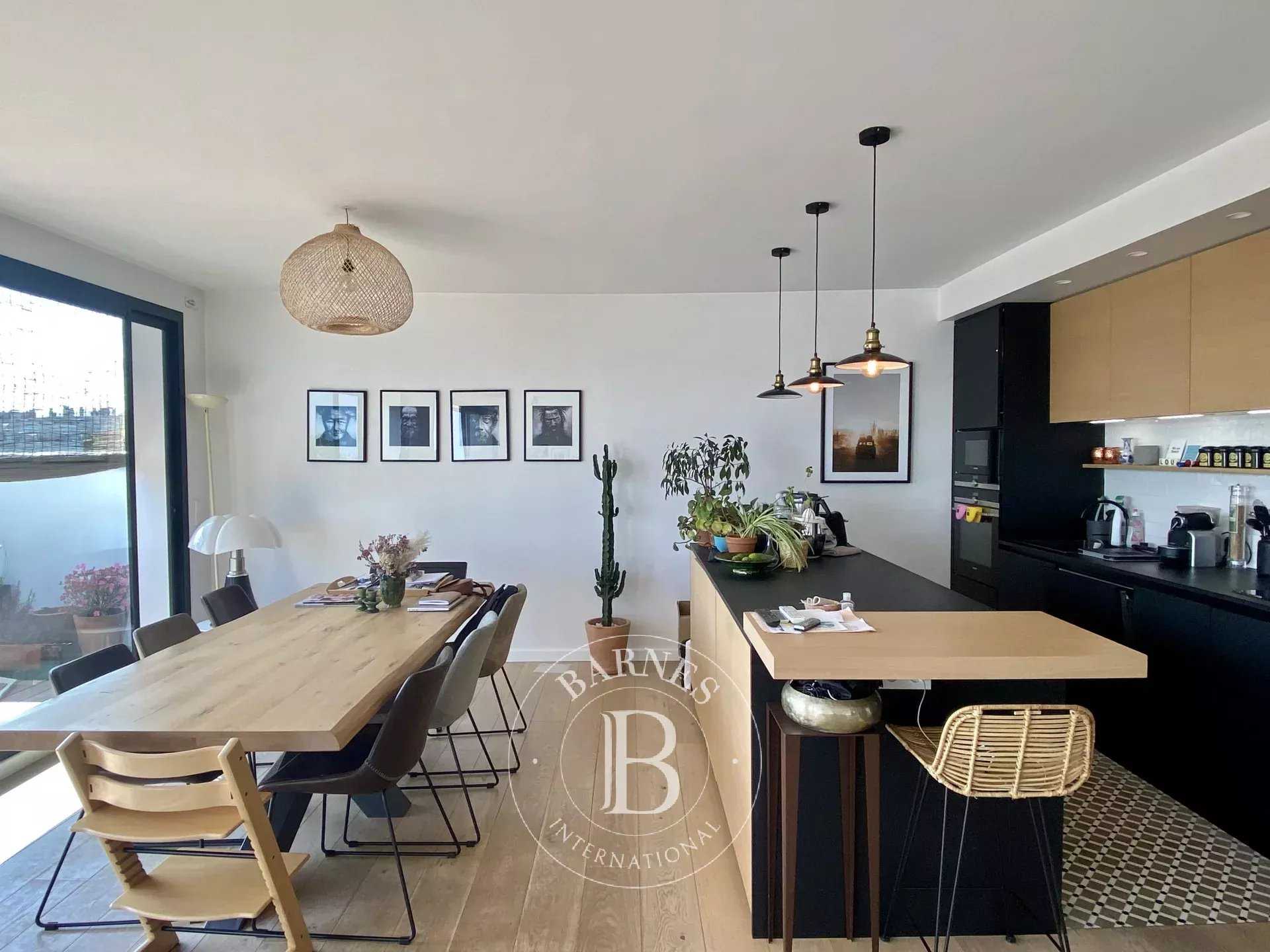 Suresnes  - Piso 4 Cuartos 3 Habitaciones