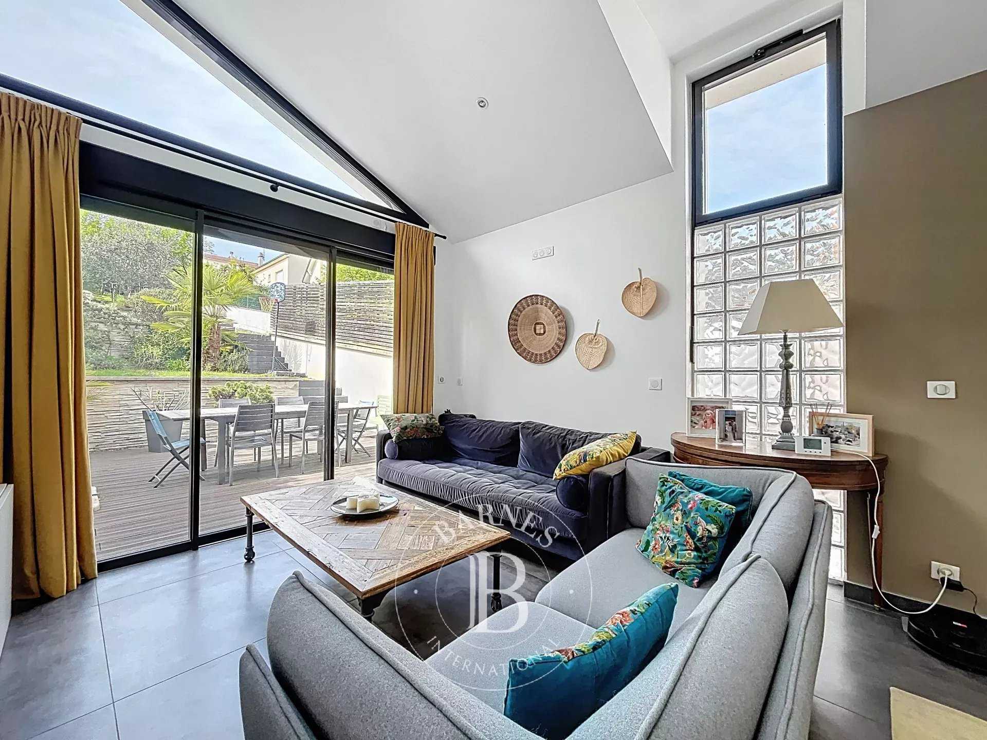 Rueil-Malmaison  - House 4 Bedrooms