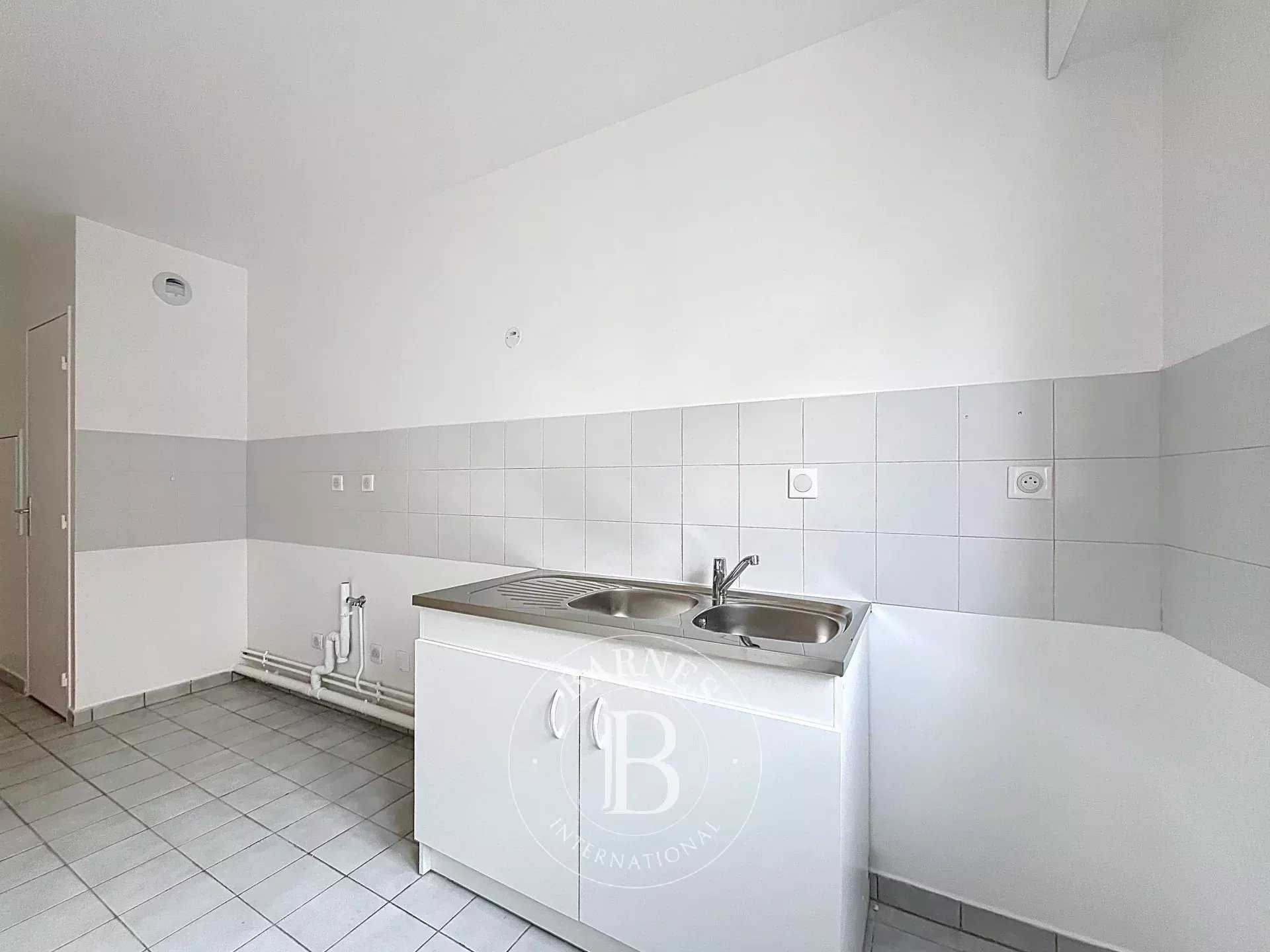 Boulogne-Billancourt  - Apartment 4 Bedrooms