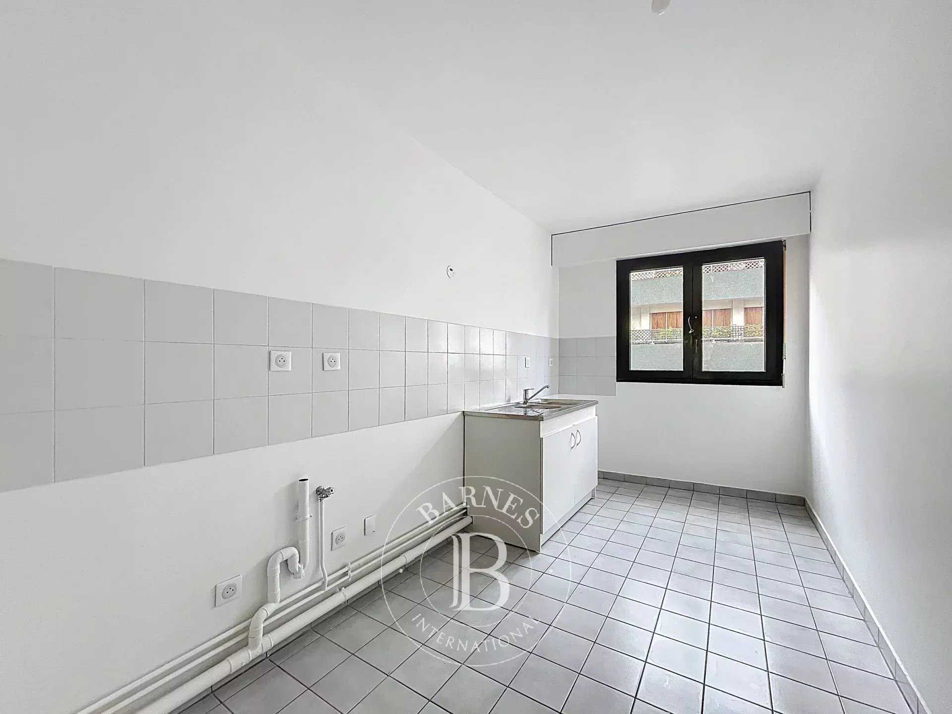 Boulogne-Billancourt  - Apartment 4 Bedrooms