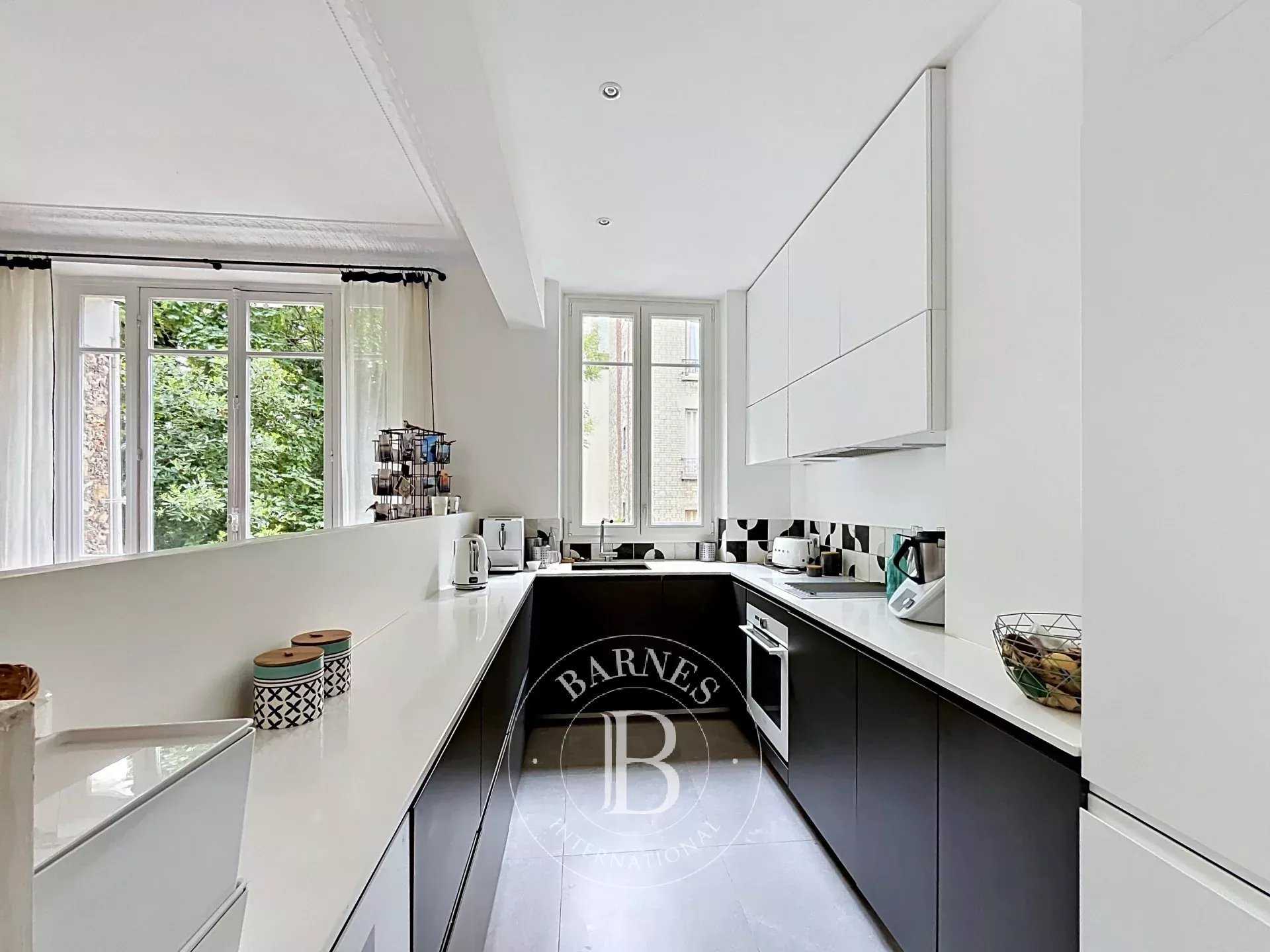 Vanves  - Maison 7 Pi&egrave;ces 4 Chambres