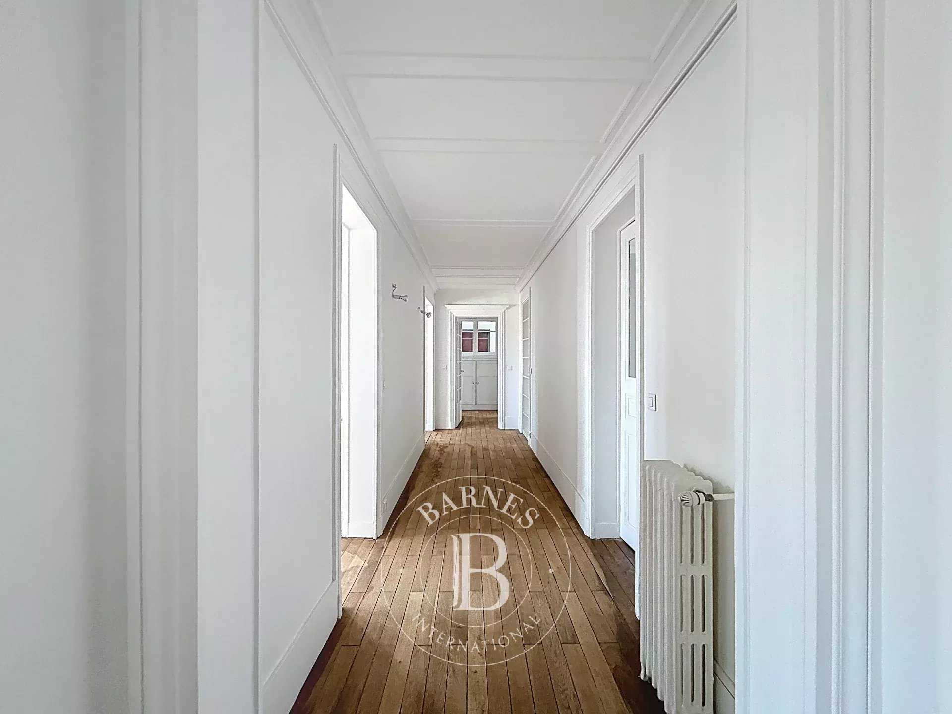 Versailles  - Appartement 6 Pi&egrave;ces 4 Chambres