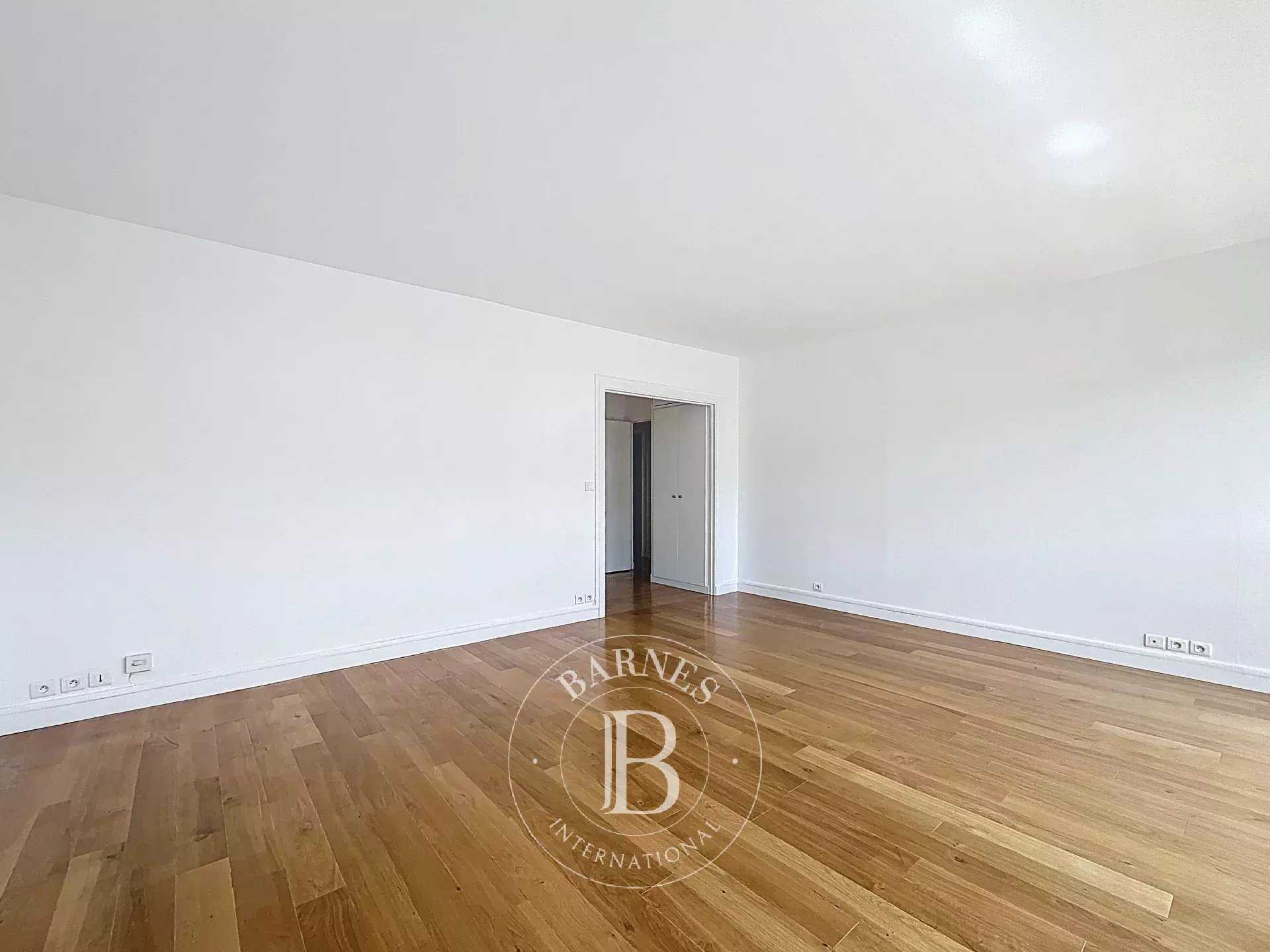 Garches  - Apartment 2 Bedrooms