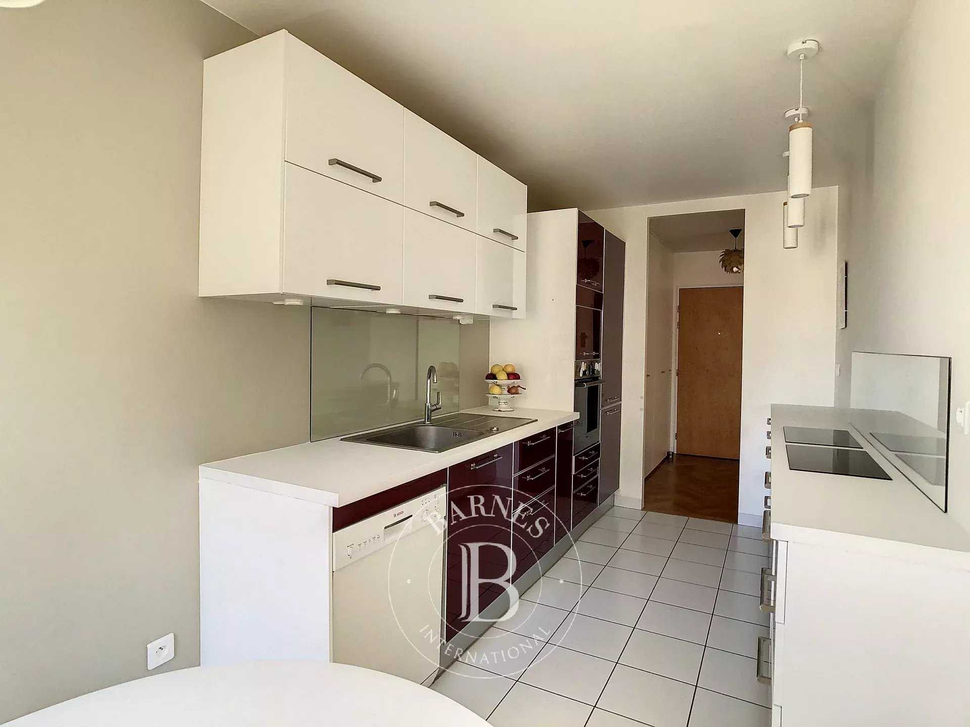 Boulogne-Billancourt  - Piso 5 Cuartos 3 Habitaciones