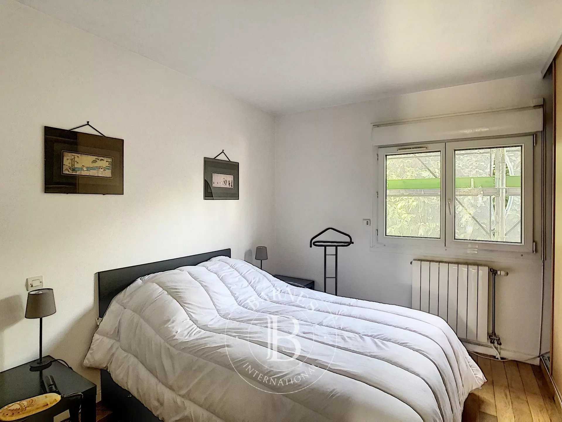 Suresnes  - Apartment 1 Bedroom