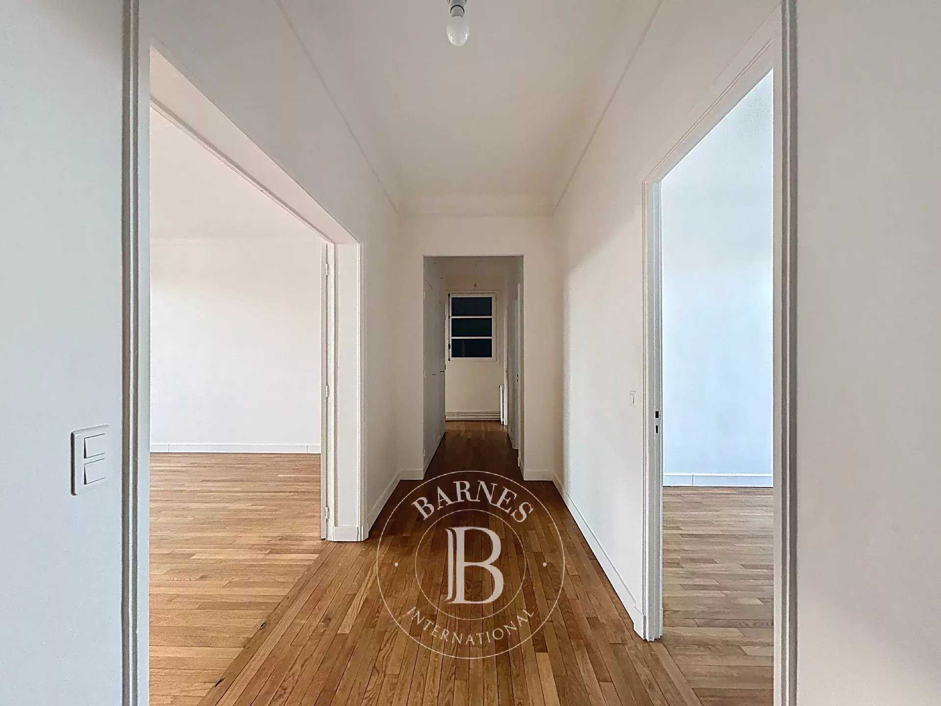 Versailles  - Appartement 4 Pi&egrave;ces 3 Chambres