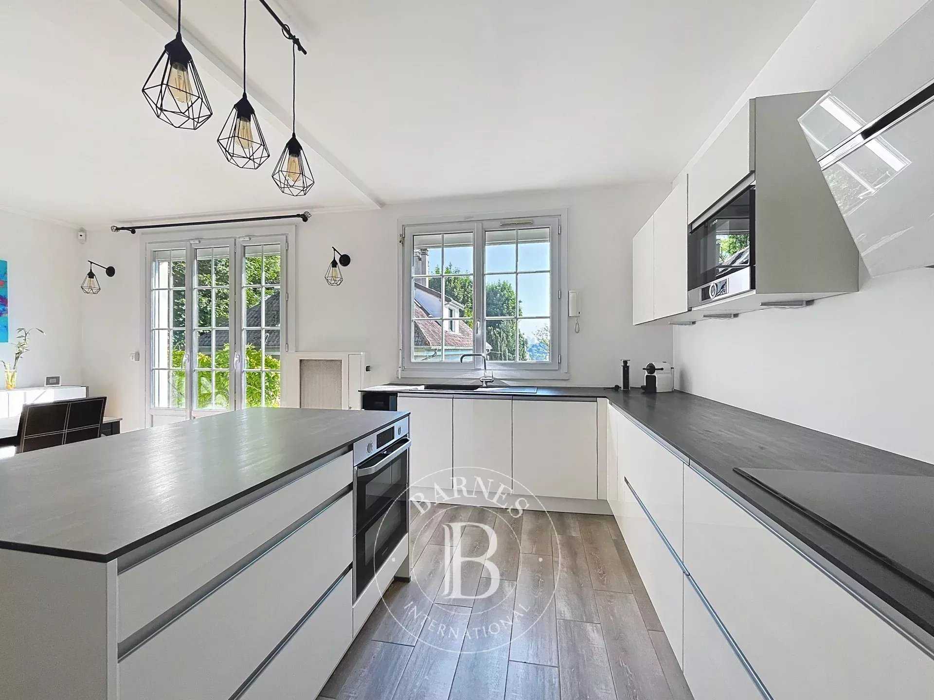 Rueil-Malmaison  - House 5 Bedrooms