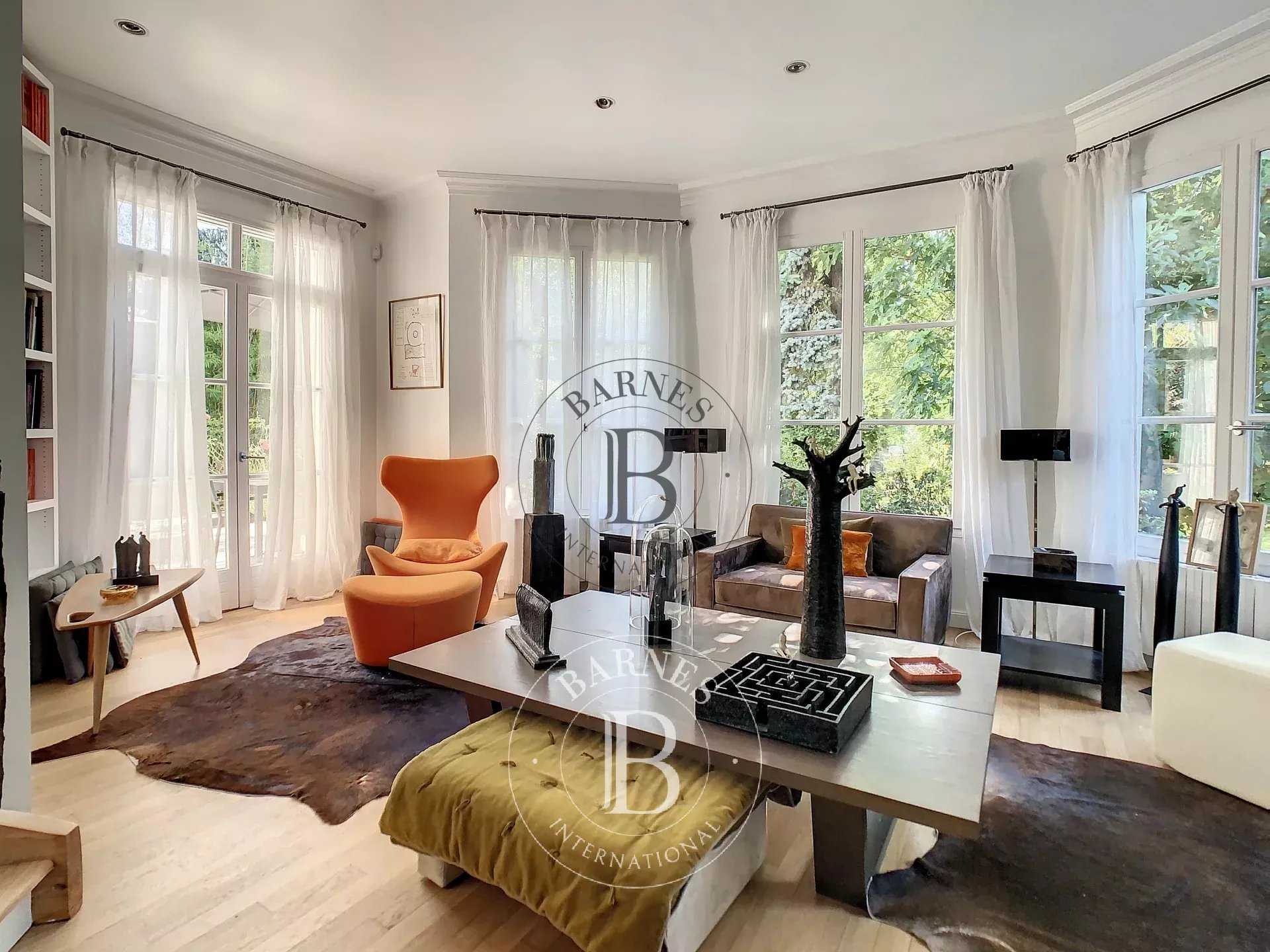 Vaucresson  - House 6 Bedrooms