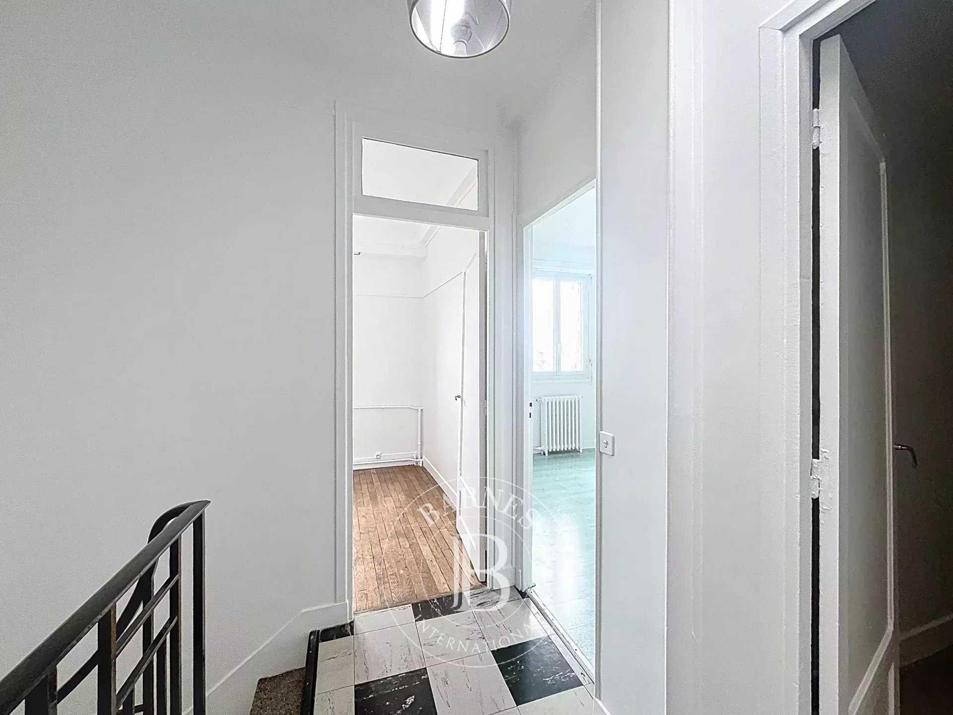 Saint-Cloud  - Maison 6 Pi&egrave;ces 4 Chambres