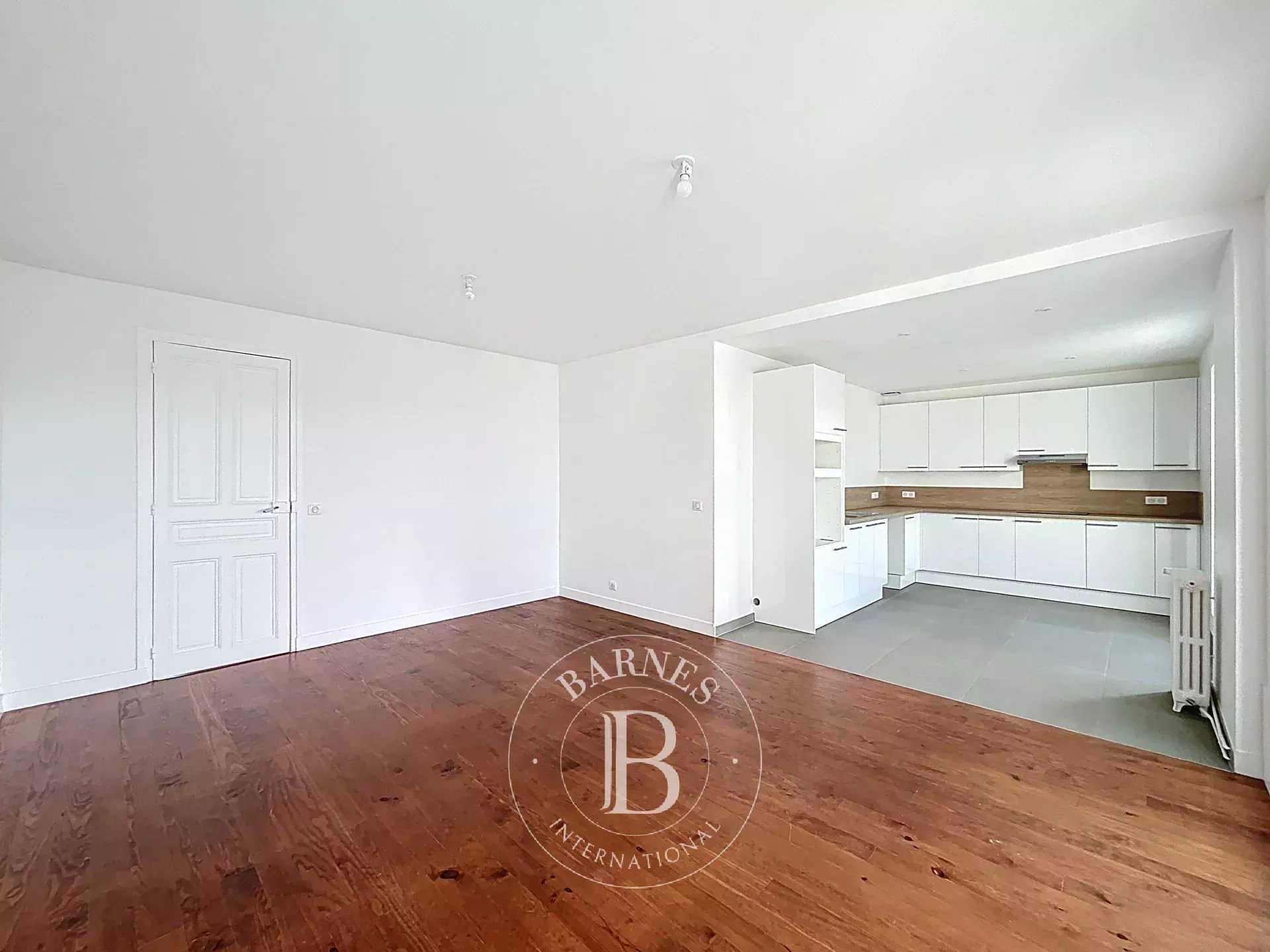 Versailles  - Appartement 4 Pi&egrave;ces 3 Chambres