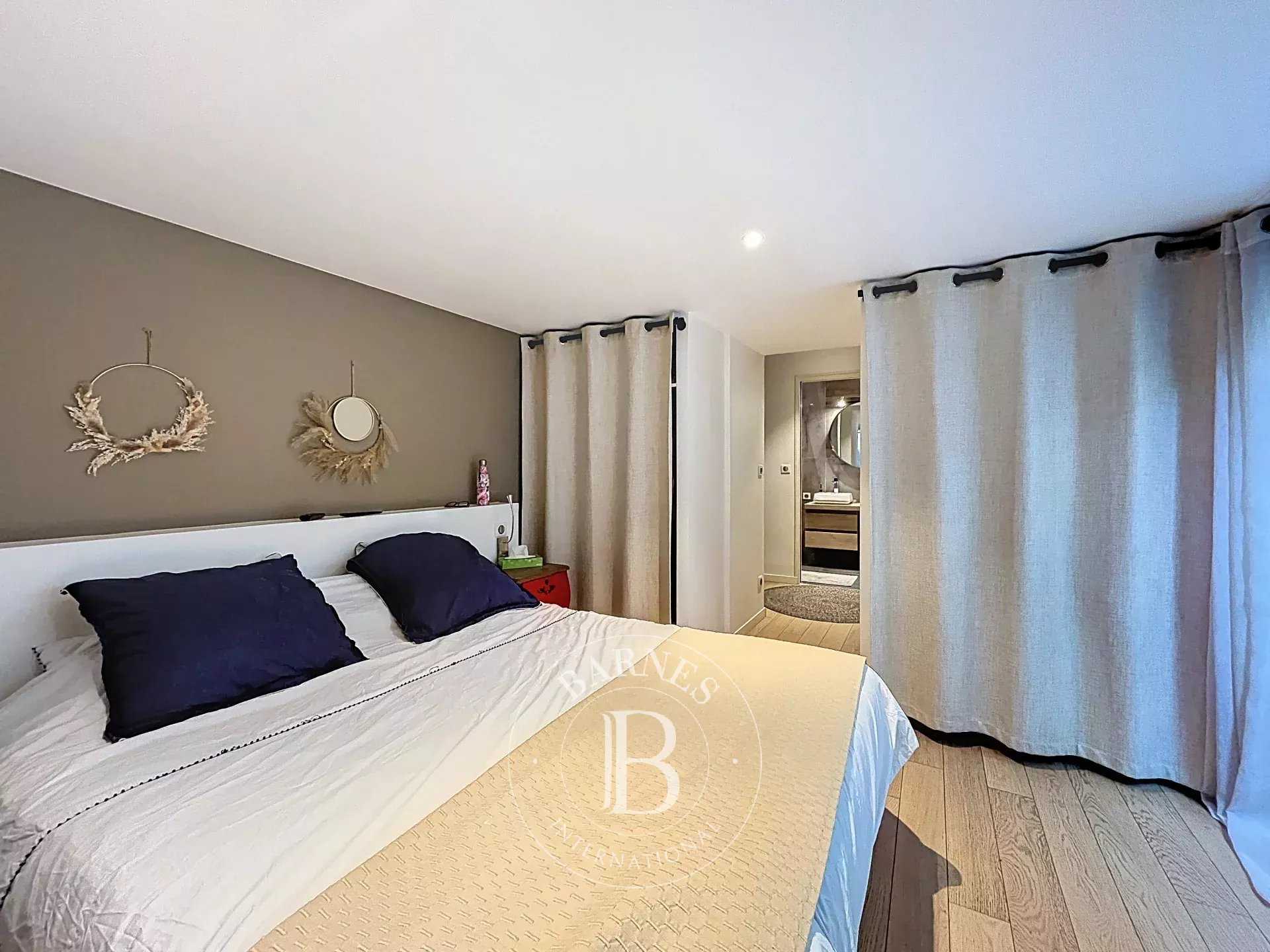 Rueil-Malmaison  - House 4 Bedrooms