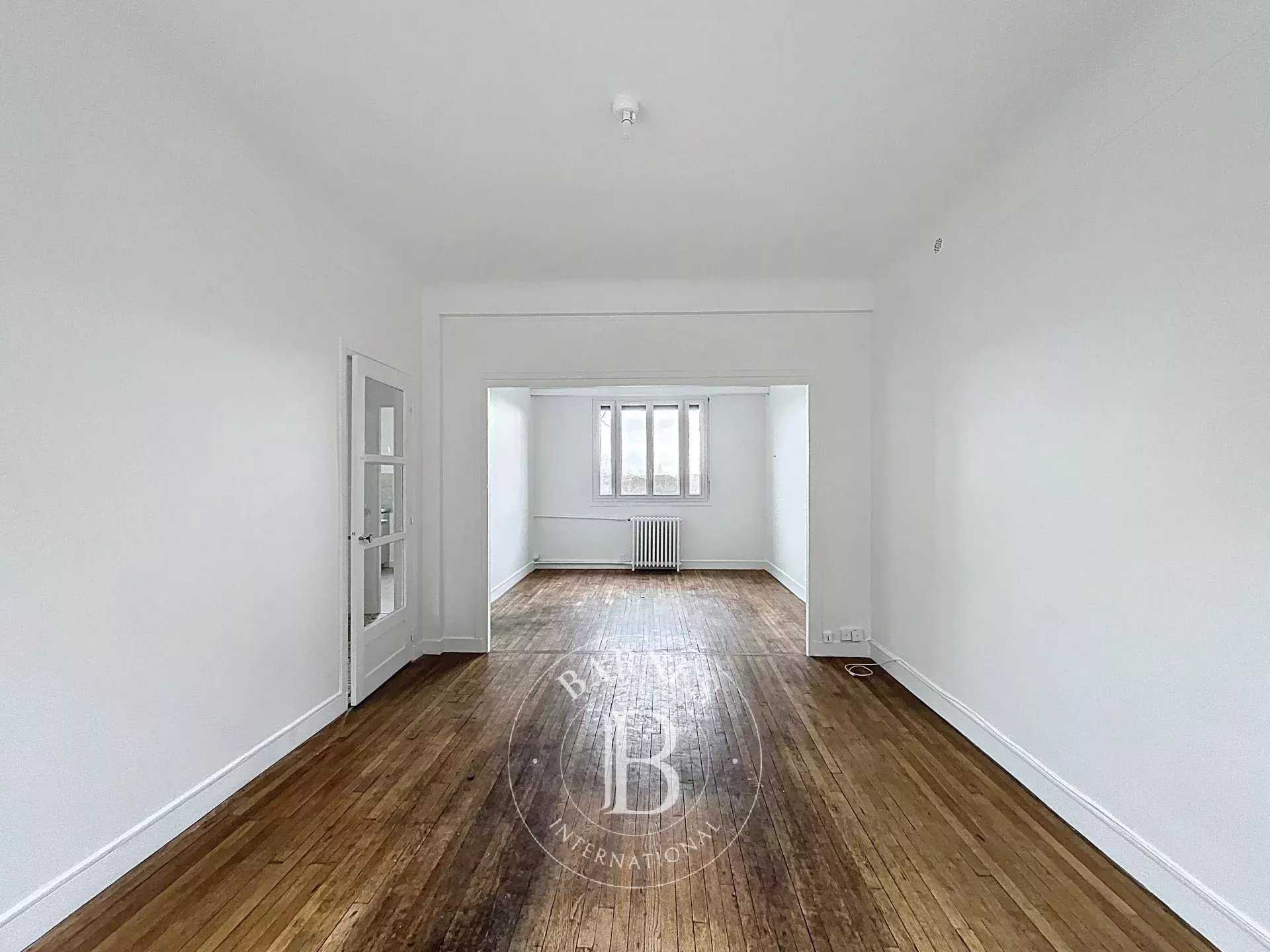 Saint-Cloud  - House 4 Bedrooms