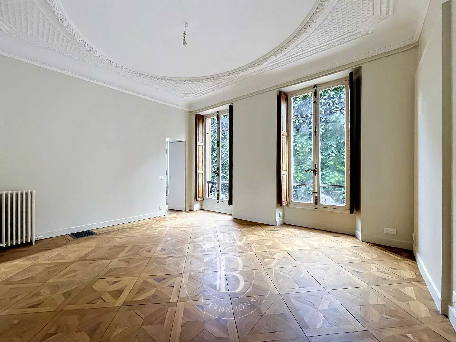 Versailles  - Piso 3 Cuartos, 1 Habitacion