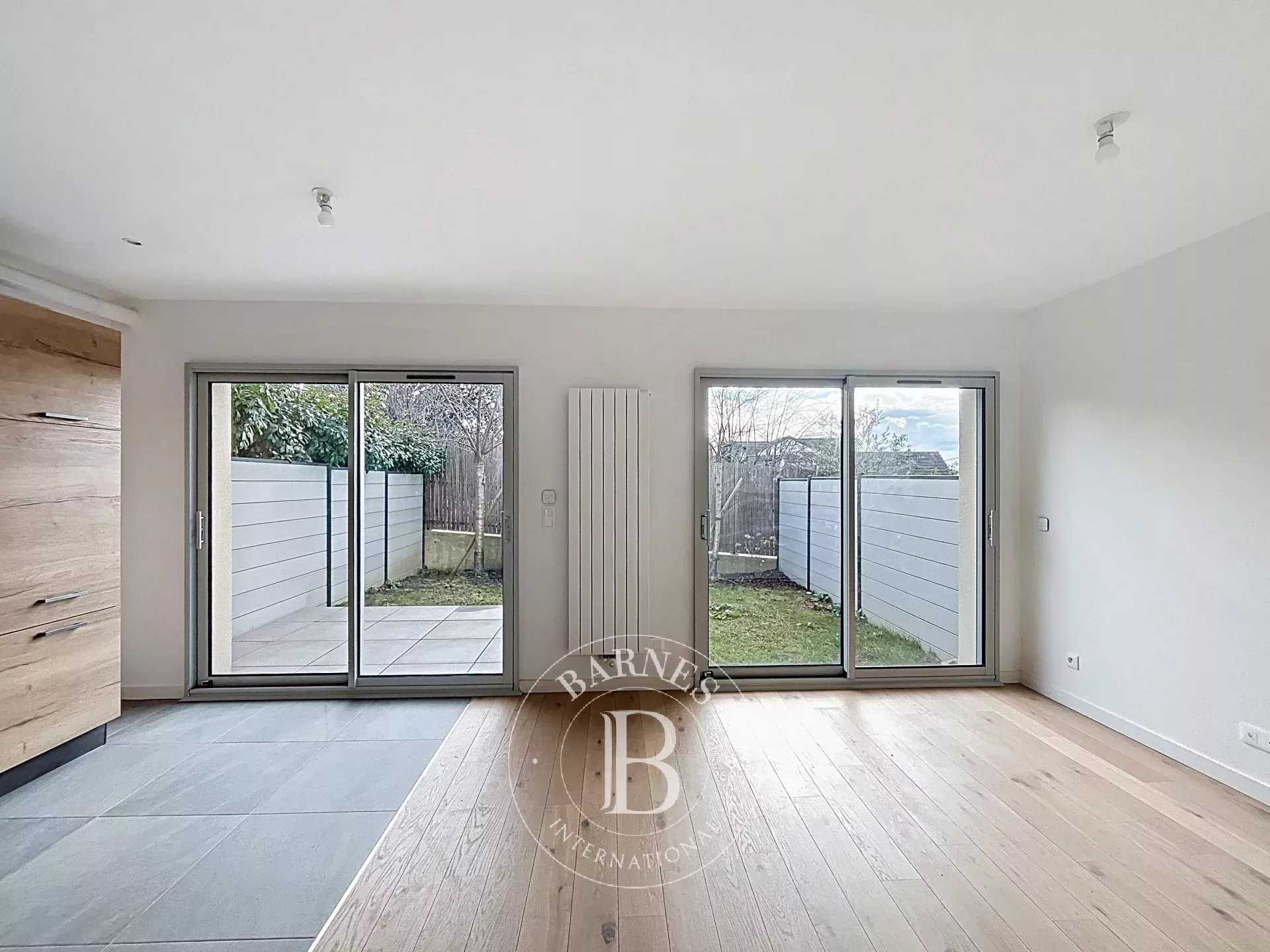 Rueil-Malmaison  - Maison 4 Pi&egrave;ces 2 Chambres