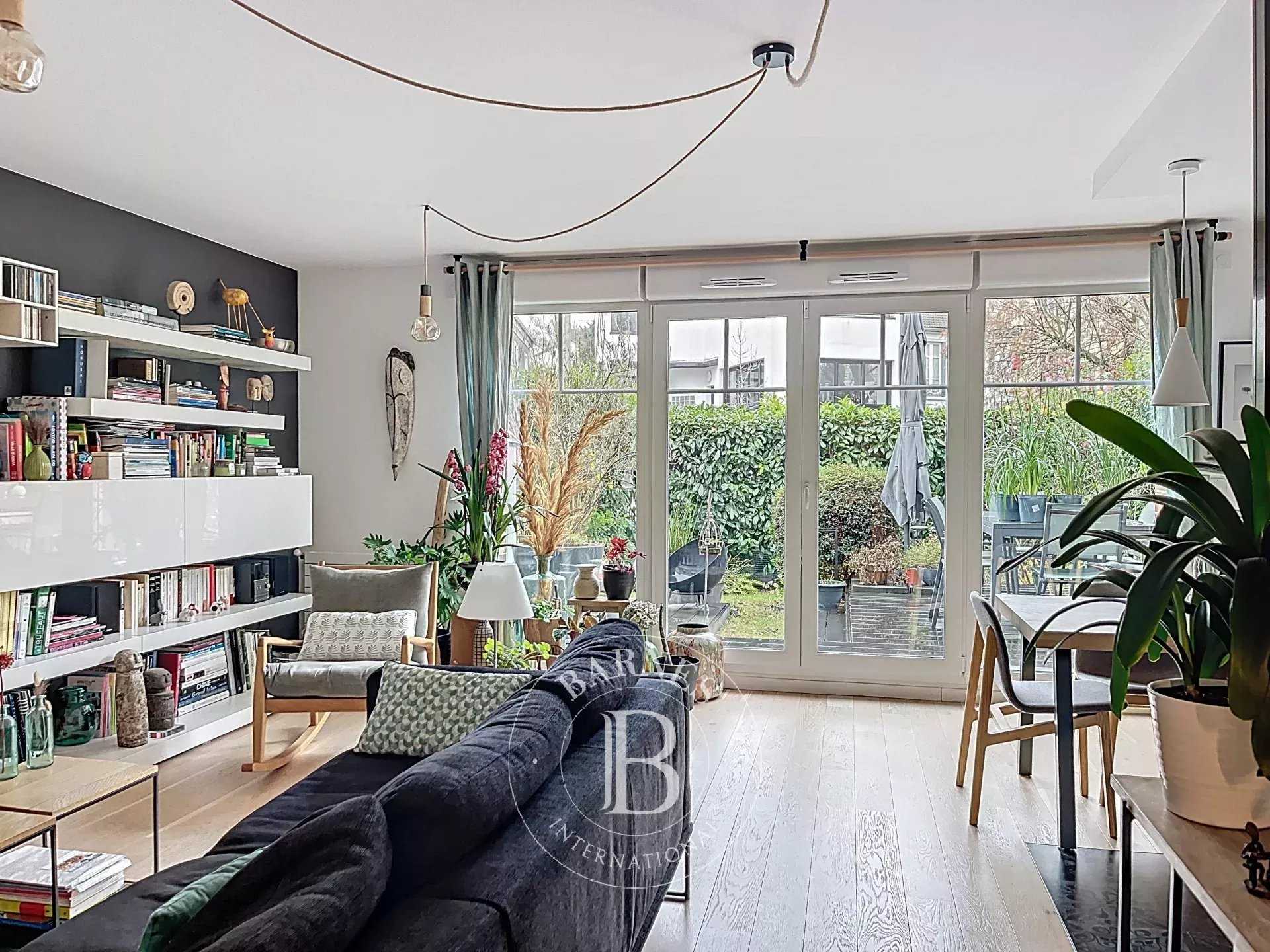 Suresnes  - House 4 Bedrooms