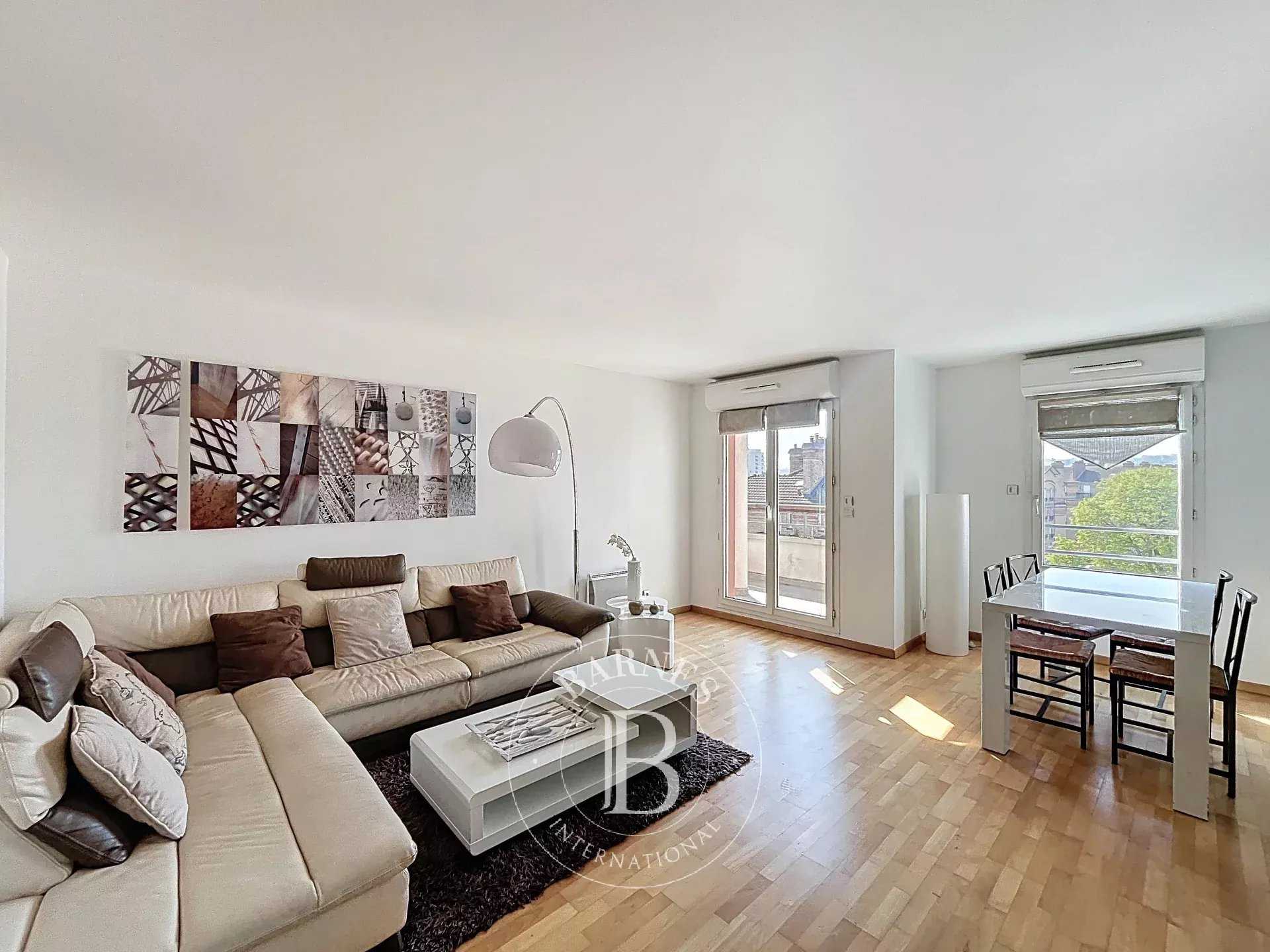 Suresnes  - Appartement 4 Pi&egrave;ces 3 Chambres