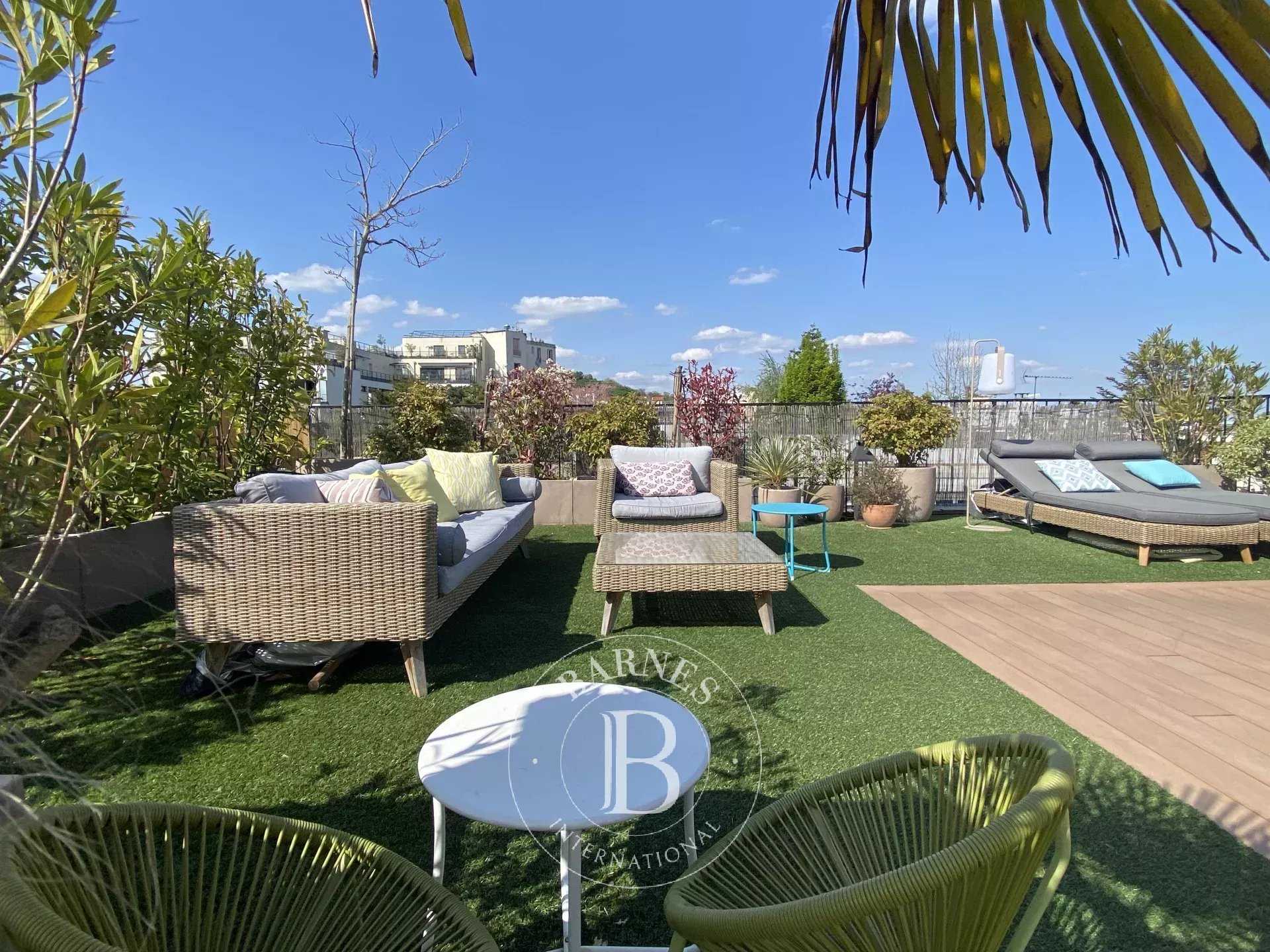 Suresnes  - Piso 4 Cuartos 3 Habitaciones