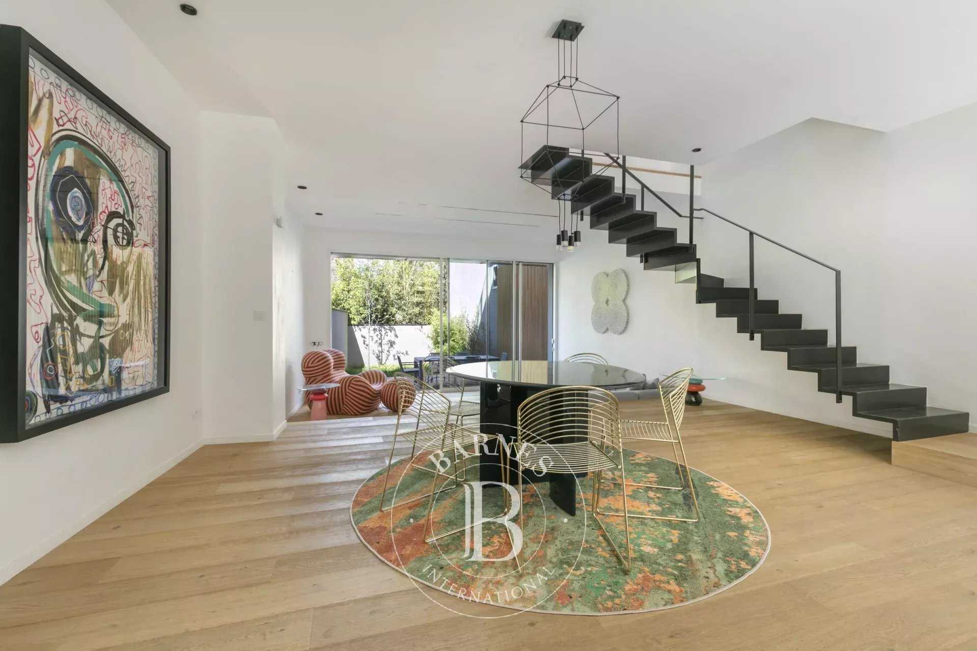 House Issy-les-Moulineaux  -  ref 86109664 (picture 1)
