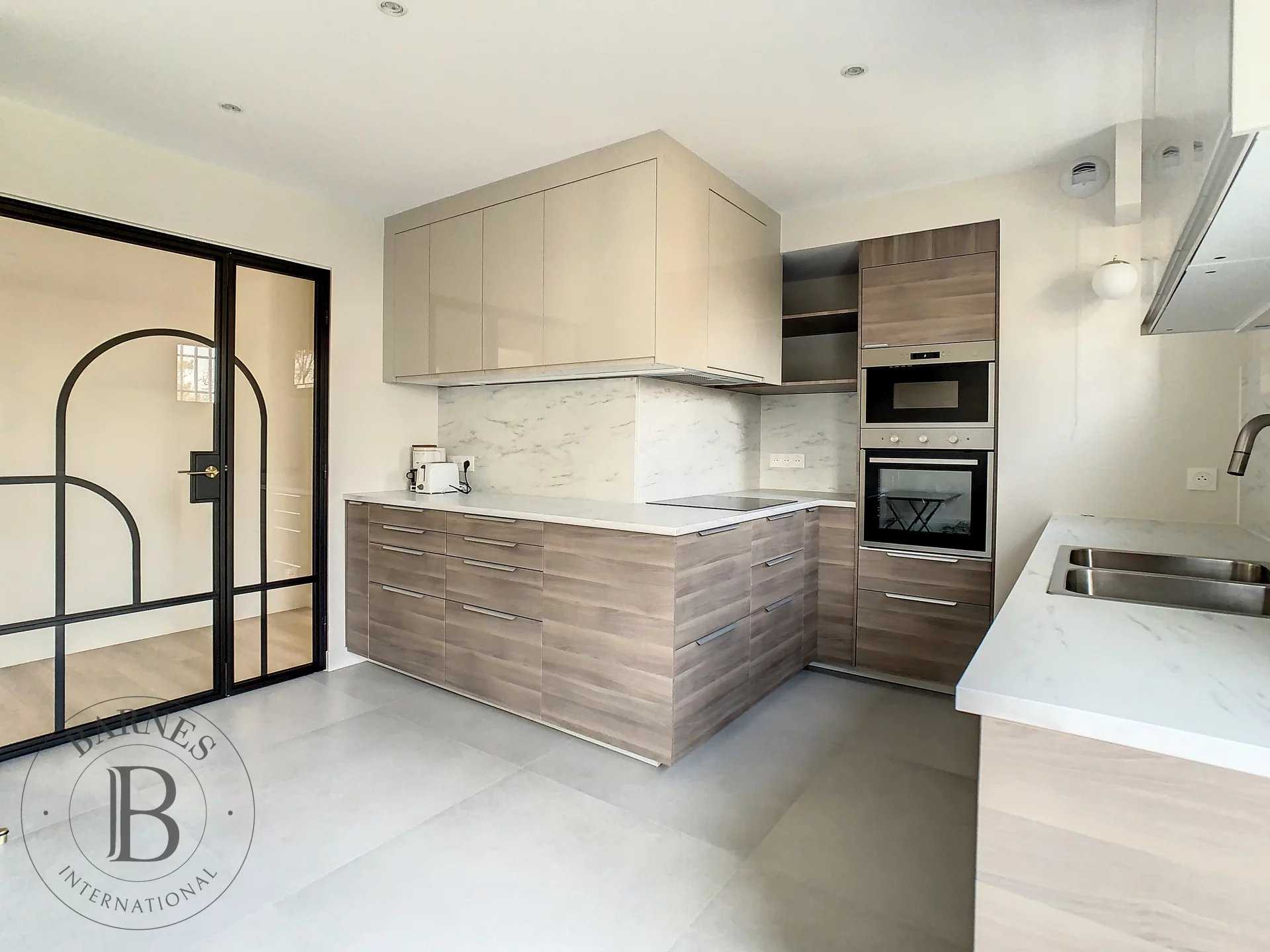 Saint-Cloud  - Appartement 4 Pi&egrave;ces 3 Chambres