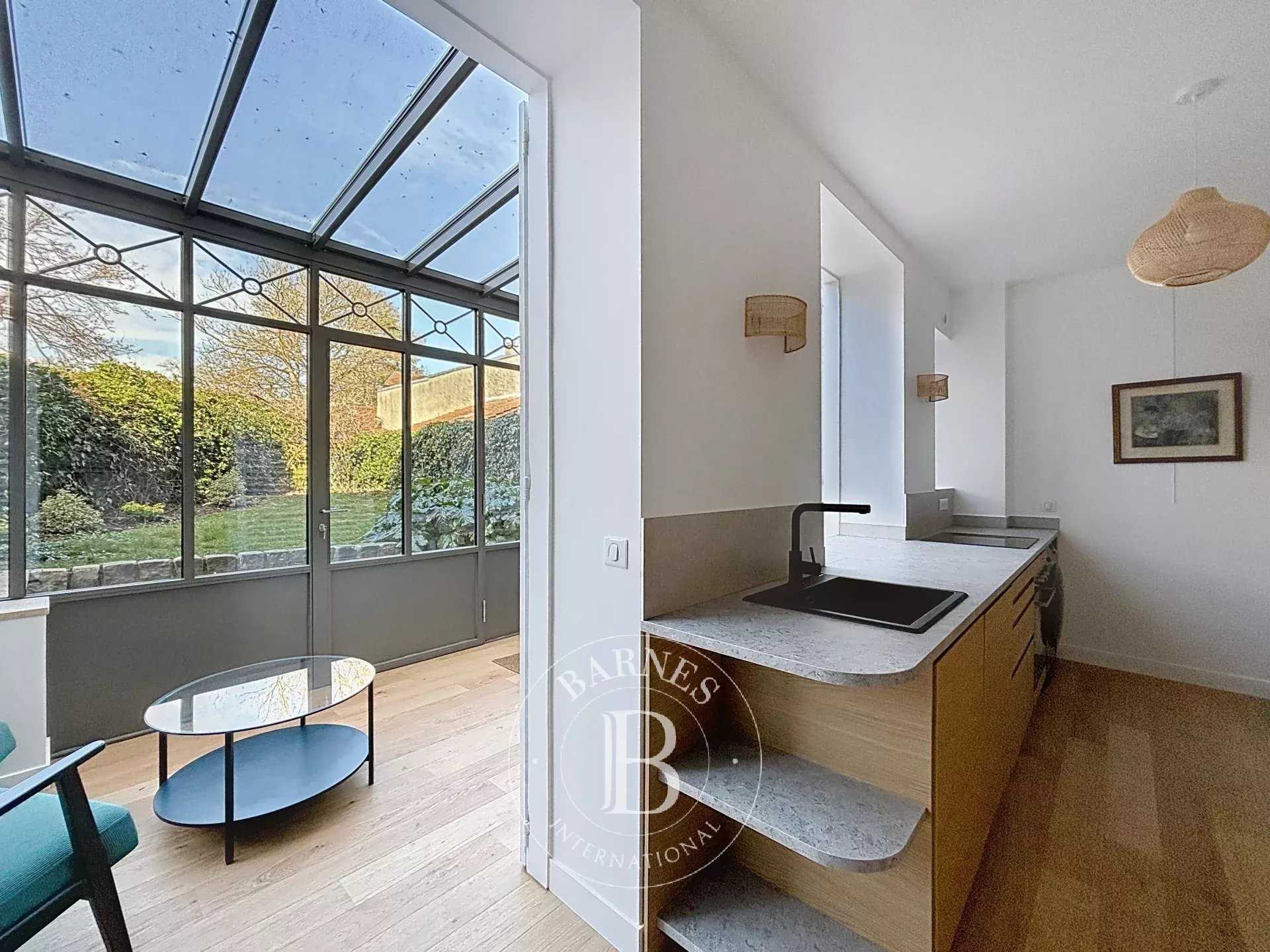Apartment Marnes-la-Coquette  -  ref 85674610 (picture 3)