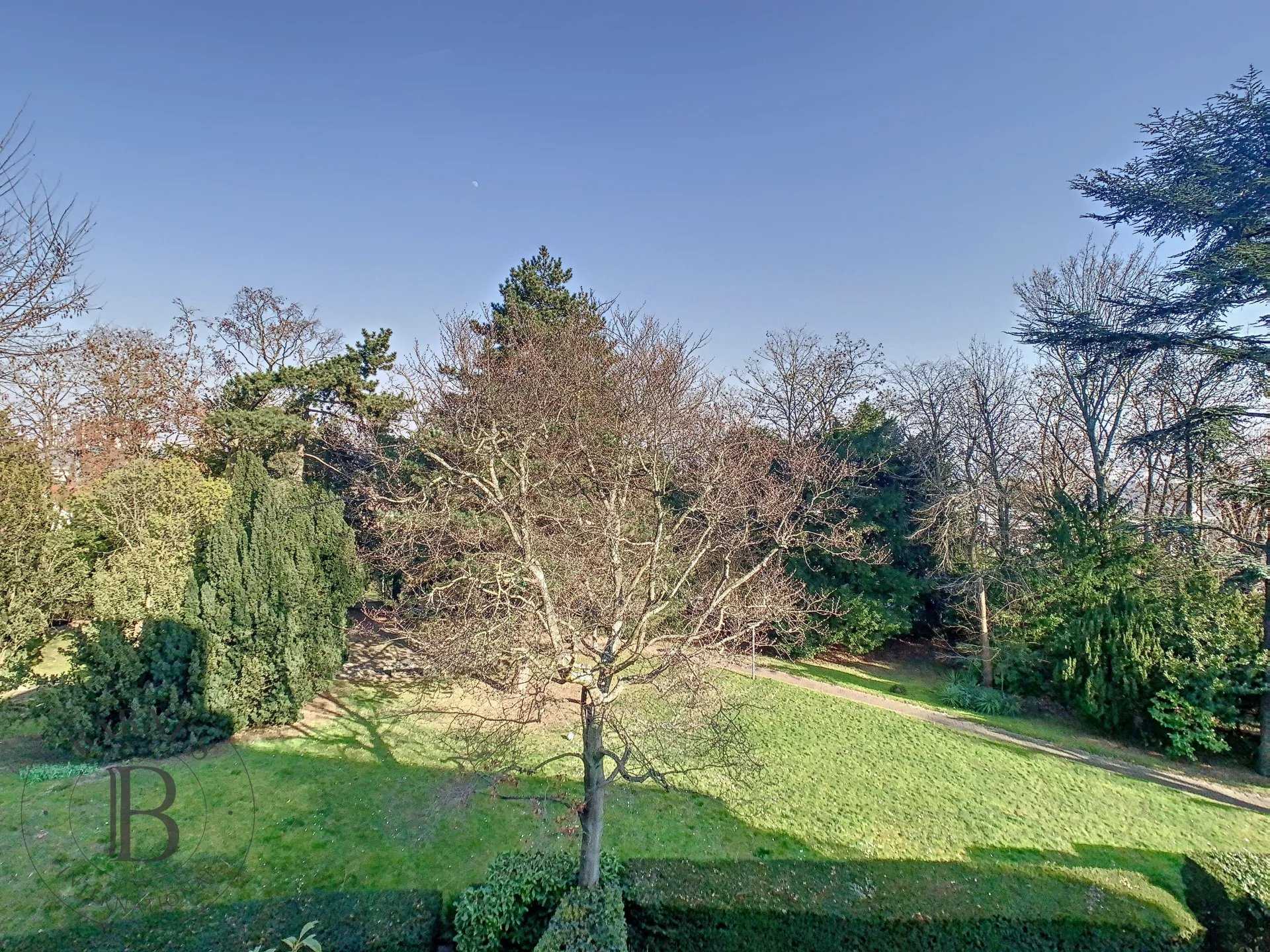 Appartement Saint-Cloud  -  ref 82196380 (picture 2)