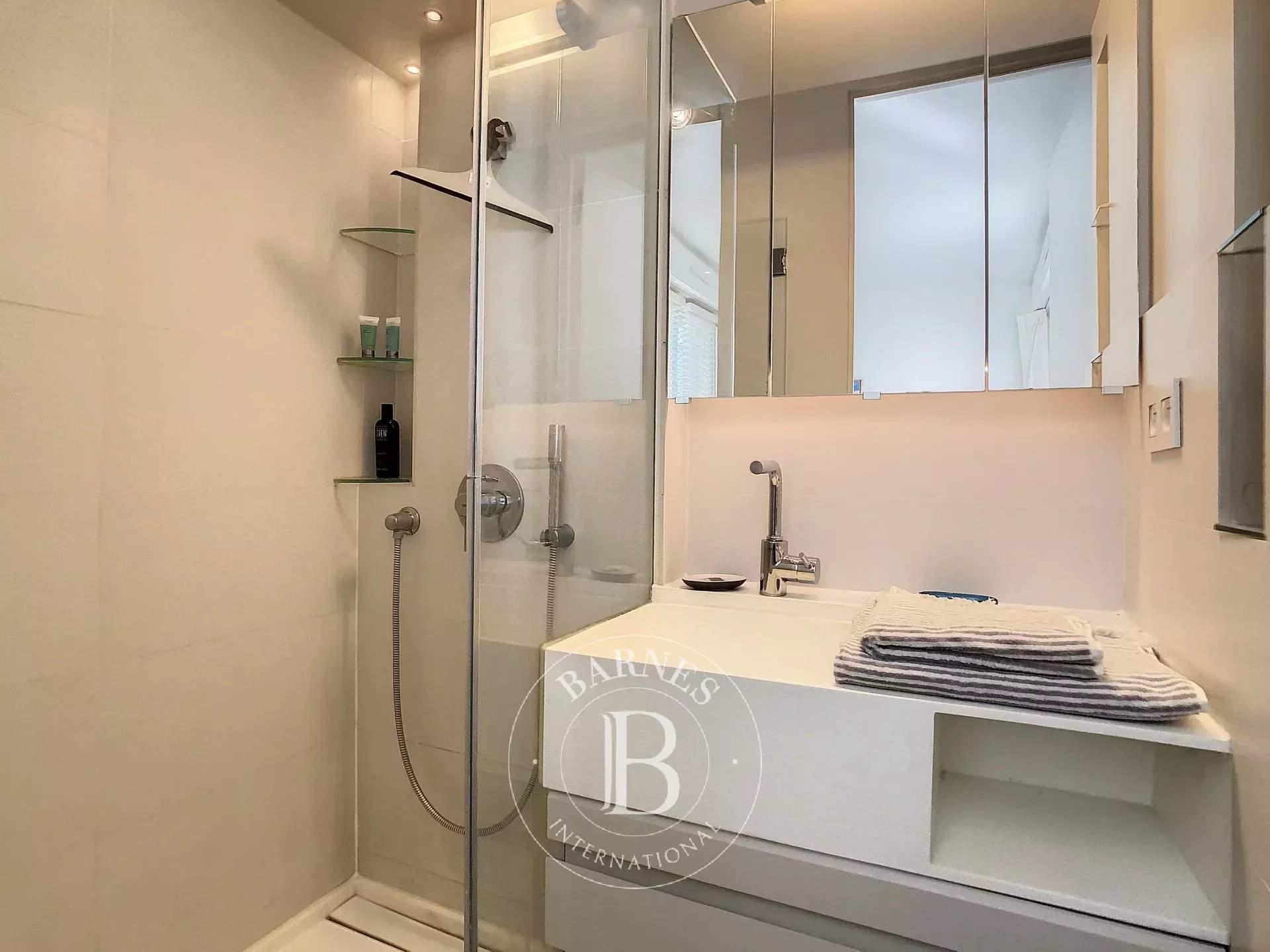 Boulogne-Billancourt  - Piso 2 Cuartos, 1 Habitacion - picture 6